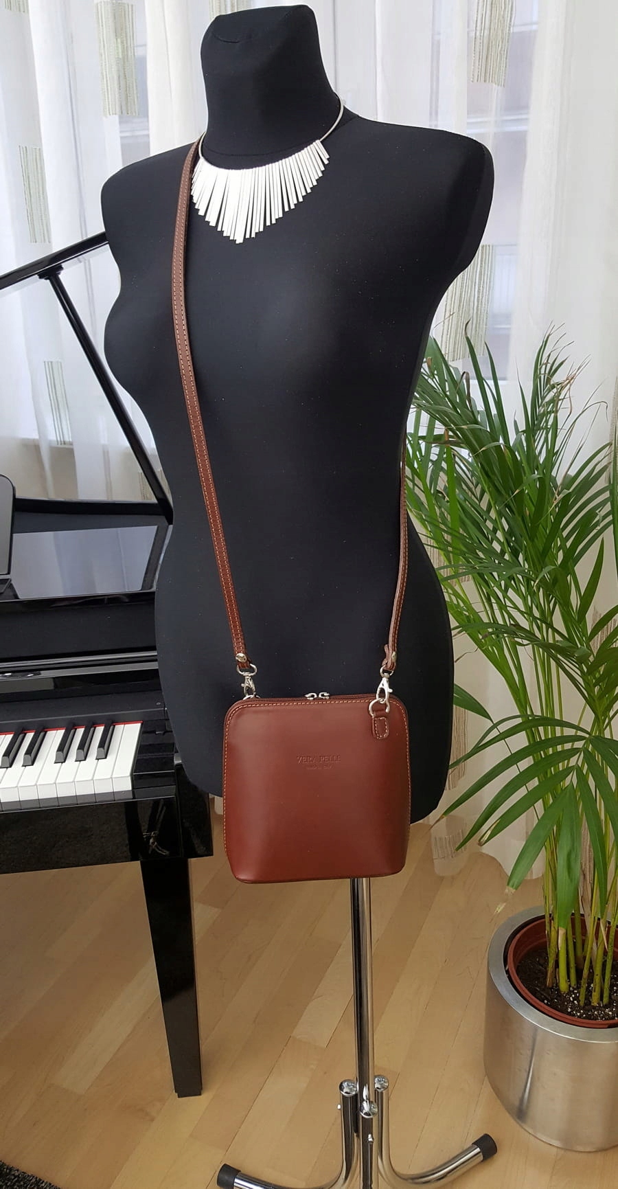 VERA PELLE torebka damska skórzana listonoszka stożek z paskiem BIAŁA Marka inna