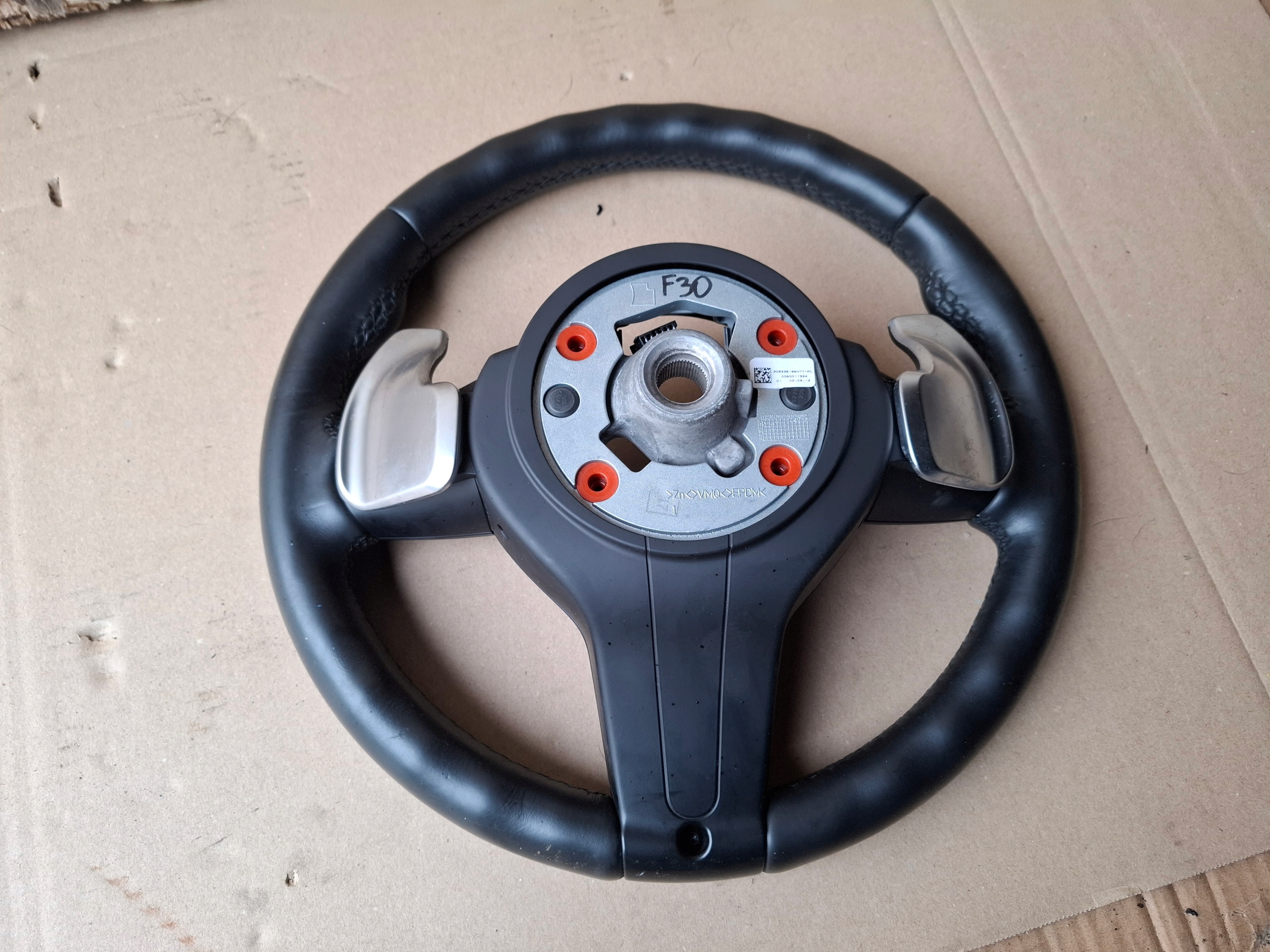 volant BMW F30 m-packet s řazením