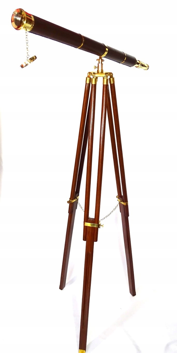 Ďalekohľad na drevenom trojnožke štýlová Dekorácia v retro štýle