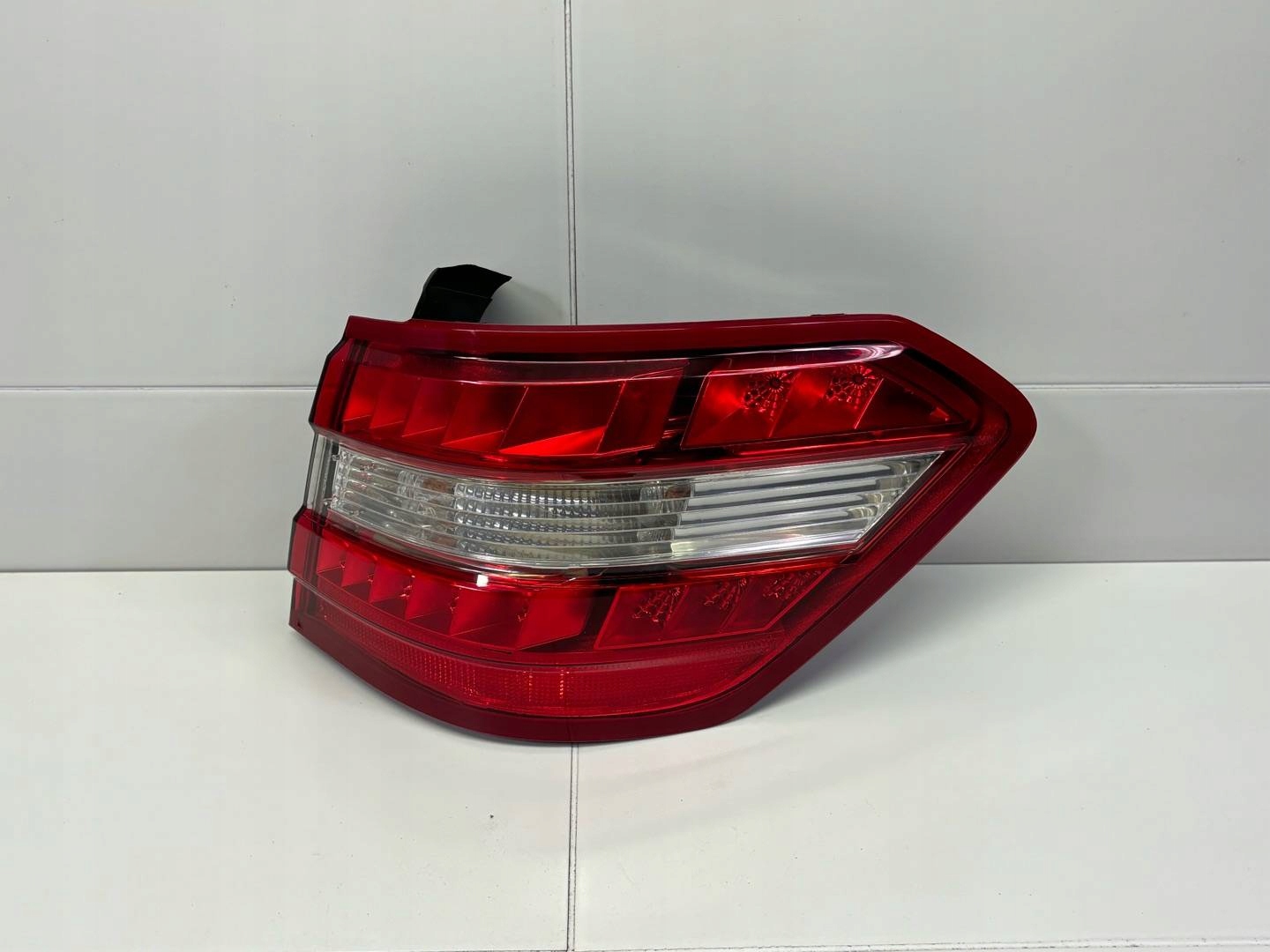 light rear right side Mercedes-Benz E w212 2015 2128203864