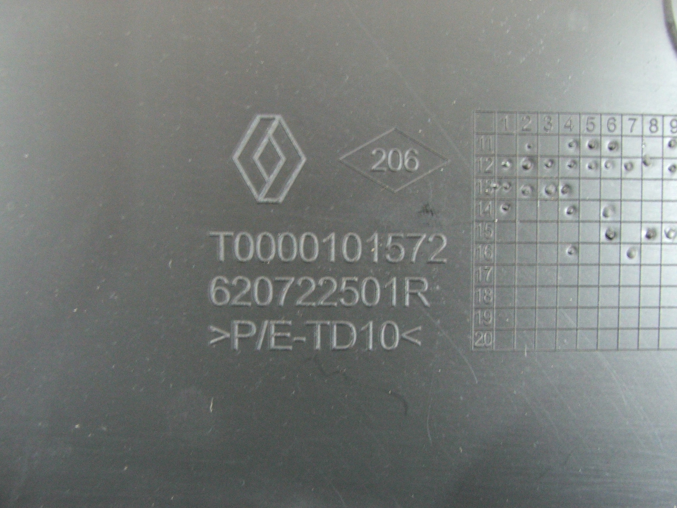 Renault Scenic III lift cap of a bumper front