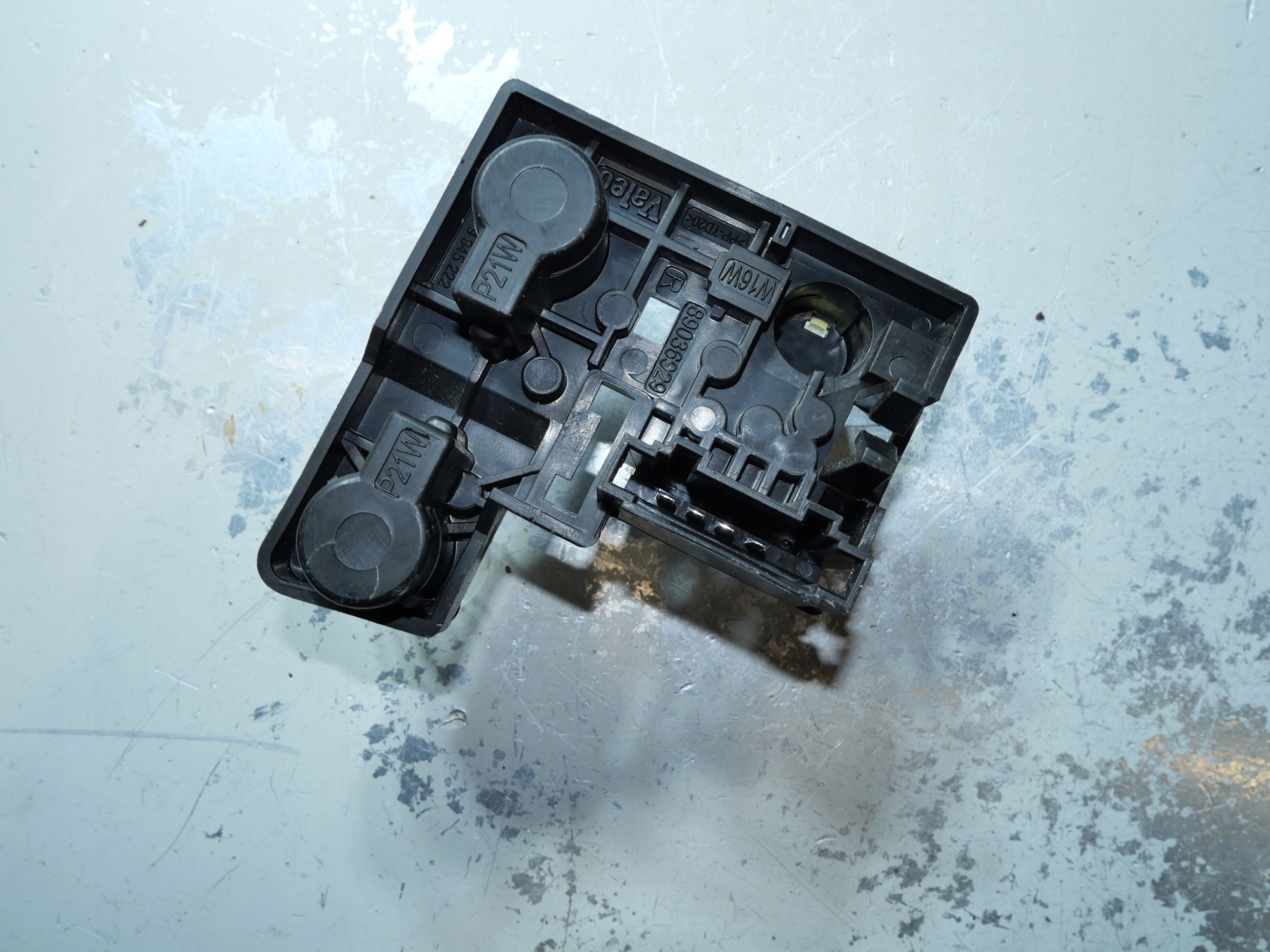 scheinwerfereinsatz GNIAZDA ZAROWEK AUDI 4F9945222