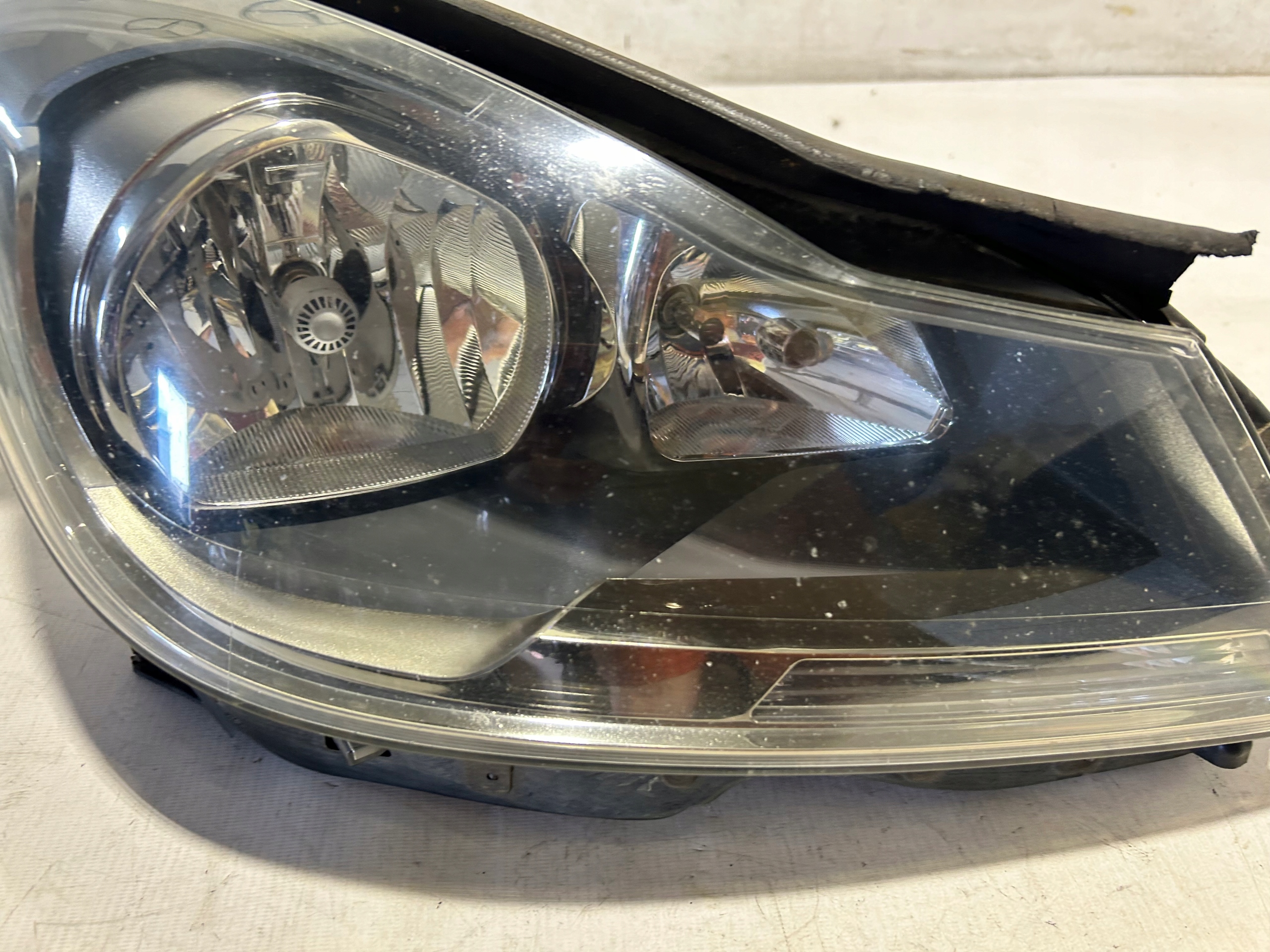 MERCEDES W204 LIFT light right front UK H7 2048209859