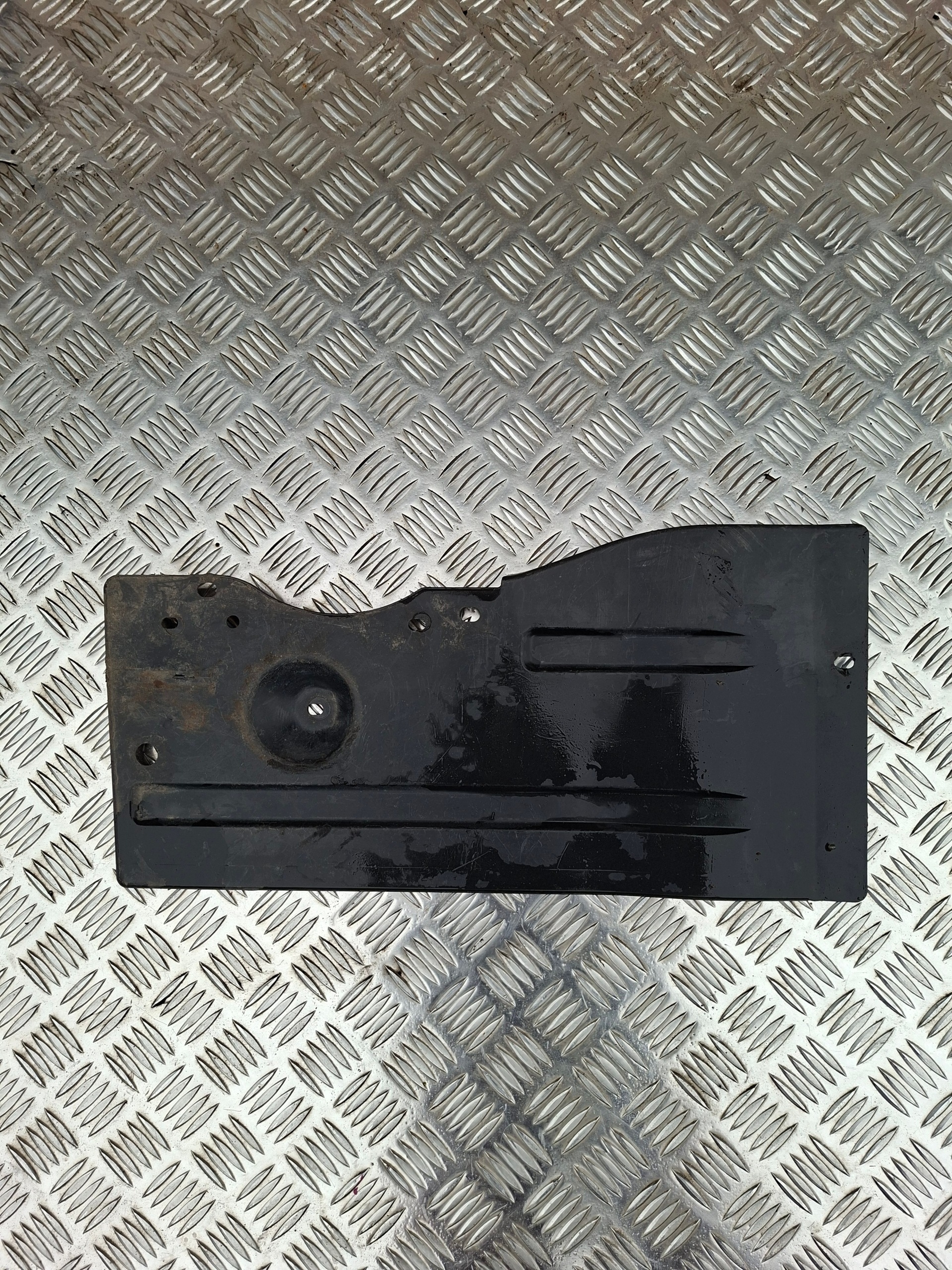 motorburkolat OPEL CORSA E 13432628