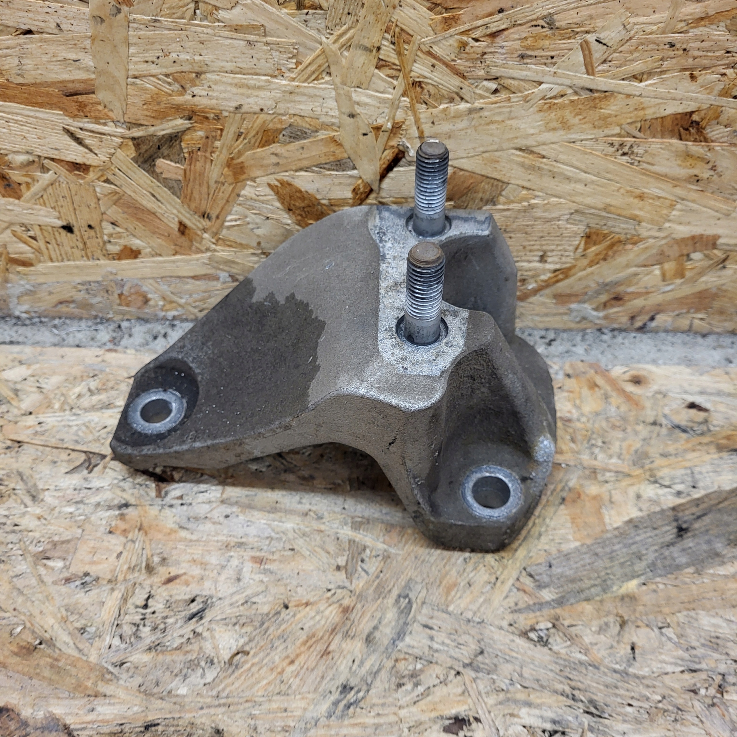 FORD FIESTA MK7 09-17R 1.6 TDCI engine mount
