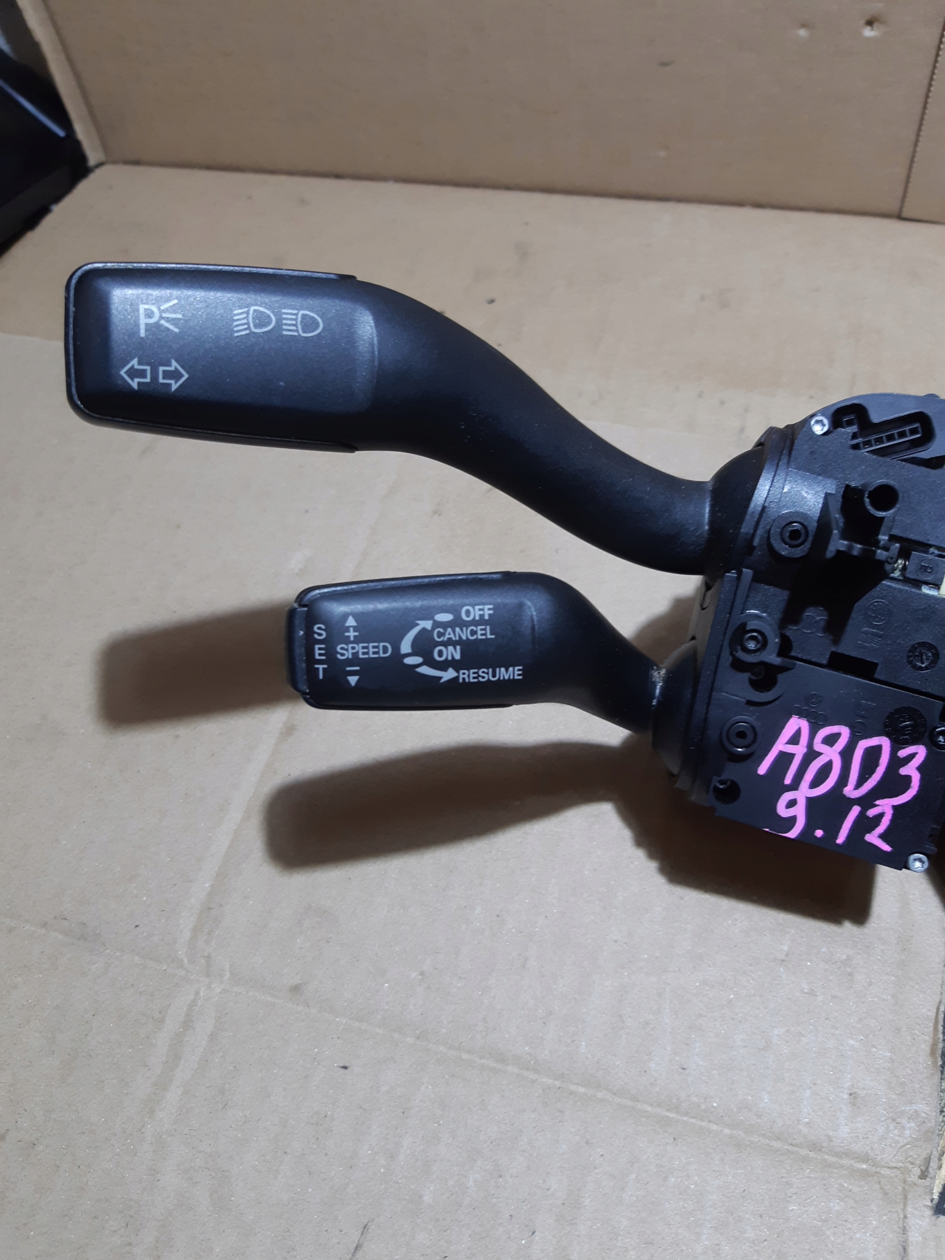 AUDI A8 D3 steering wheel levers and controls control 4E0910549