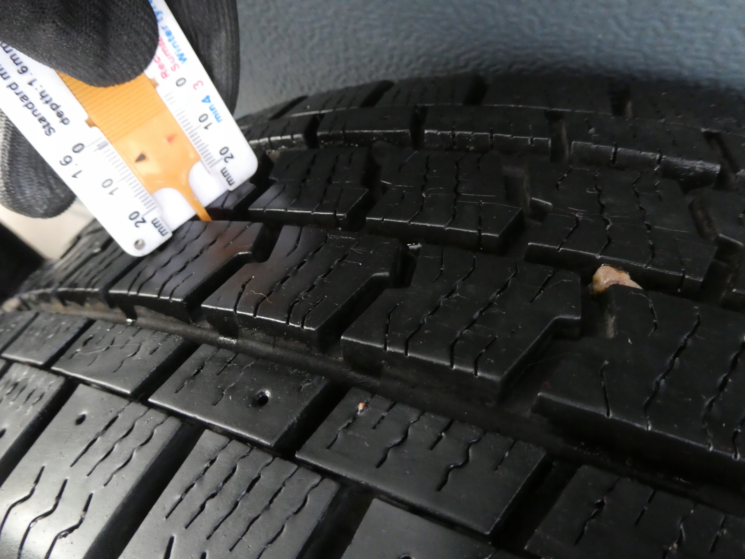2X tyres Goodyear 205/65/16C 2015R