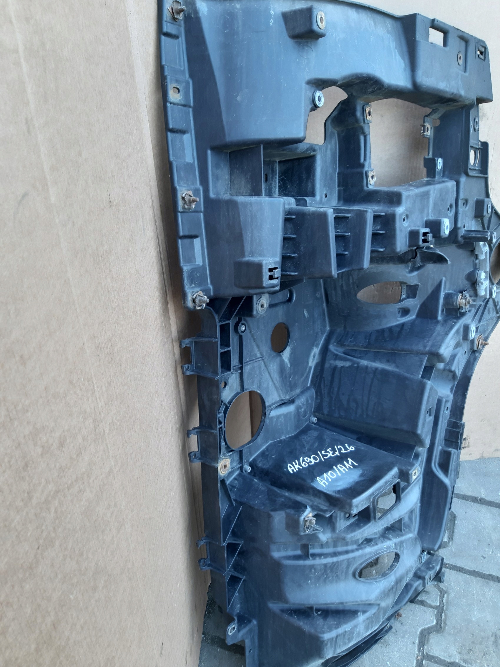 A9608852165 headlight trim left Mercedes Actros MP4