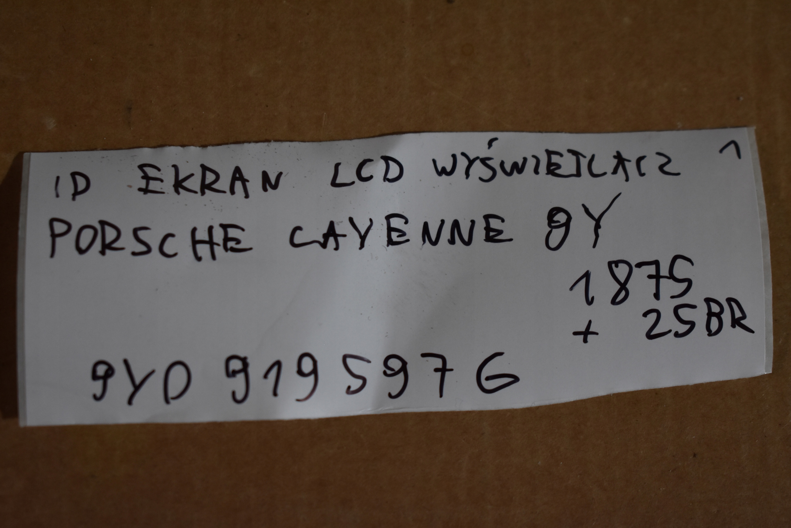 IDEALNY EKRAN LCD display PORSCHE CAYENNE 9Y 1