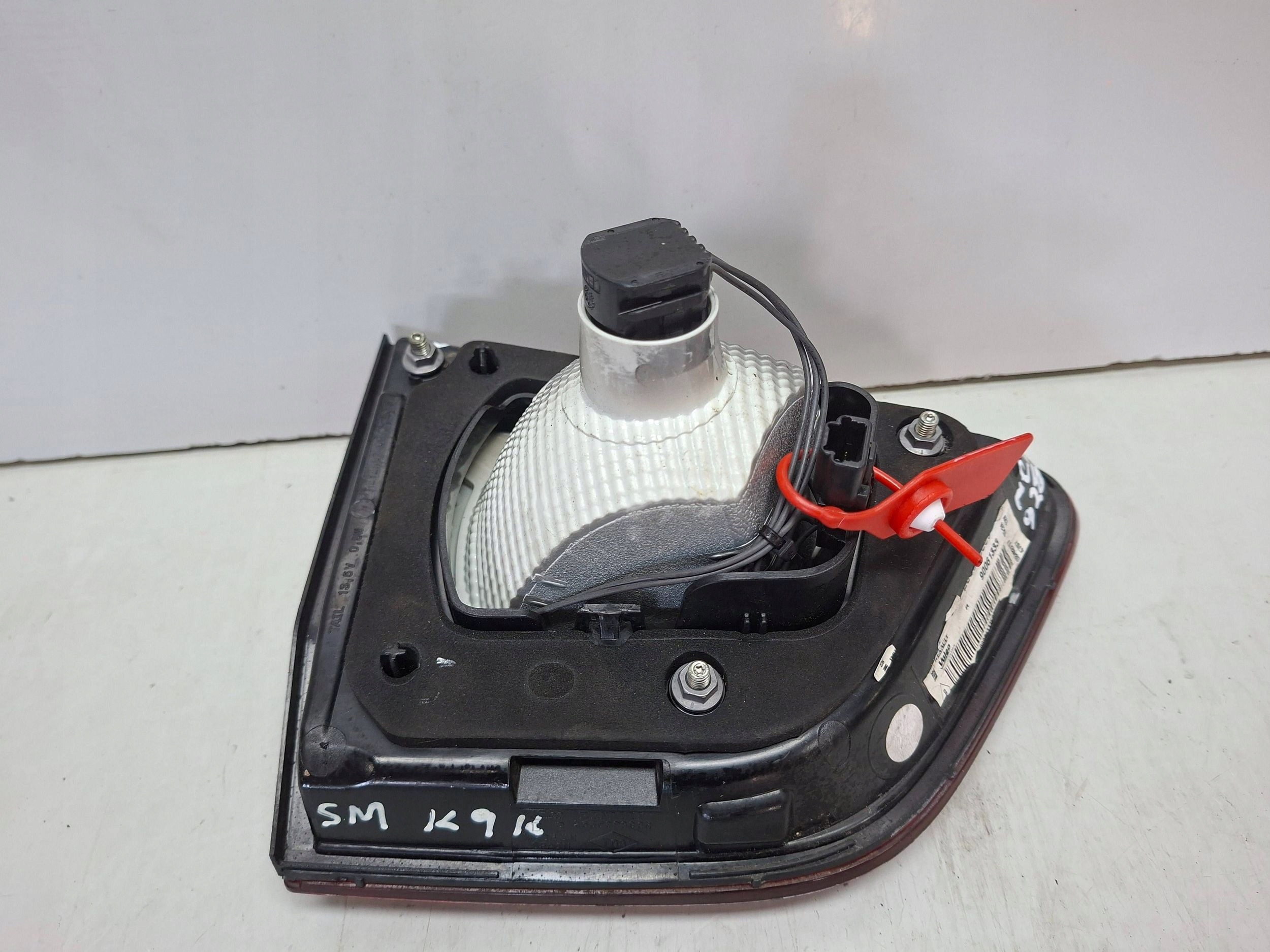light rear right to the bonnet 90061333 RENAULT KADJAR 2015