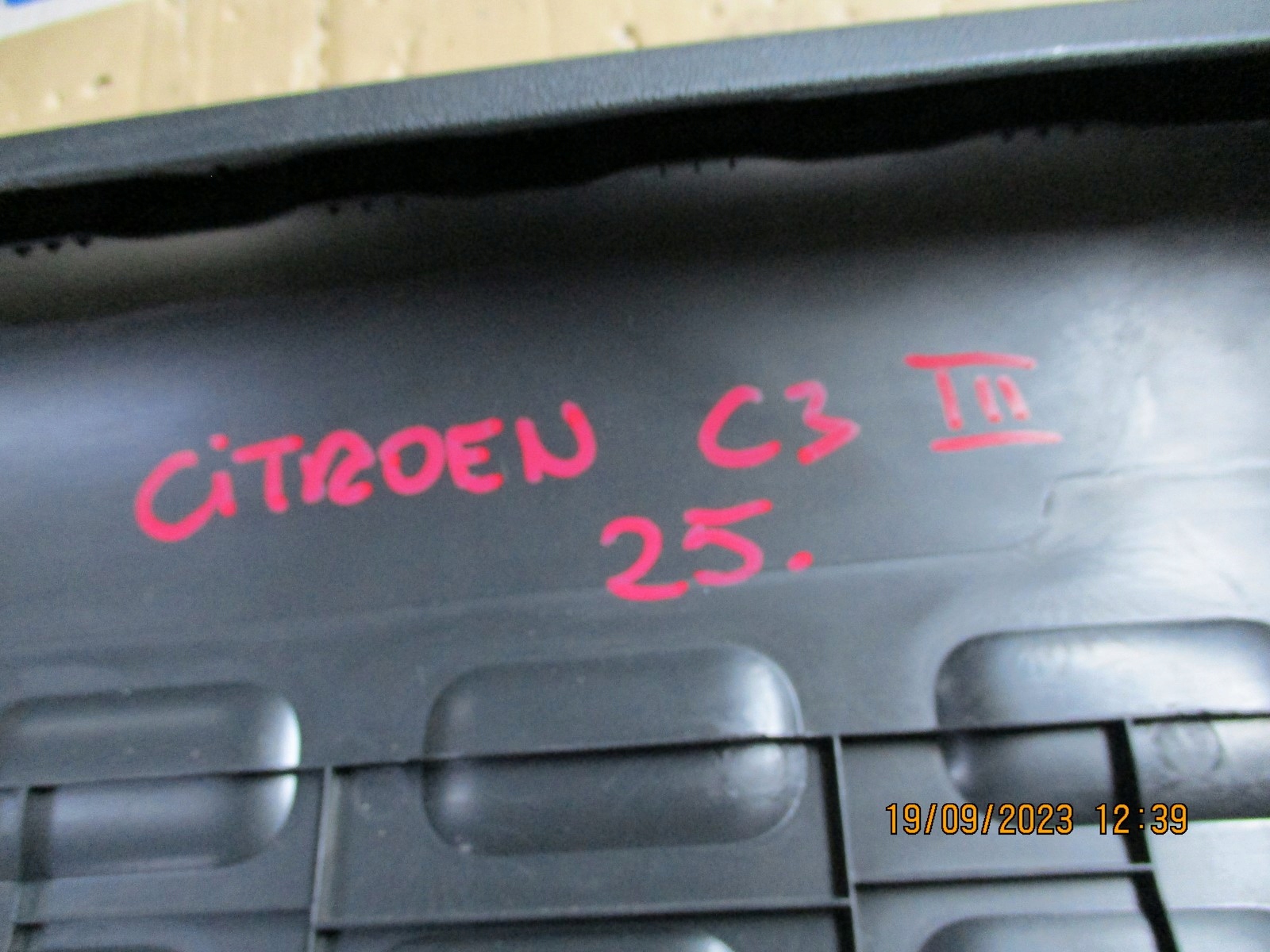 upholstery side door left rear. CITROEN C3 III 9829266777