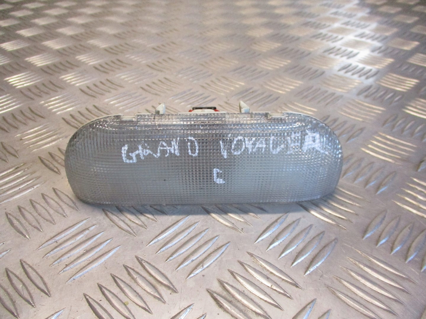 LAMPKA WNĘTRZA CHRYSLER VOYAGER III GS