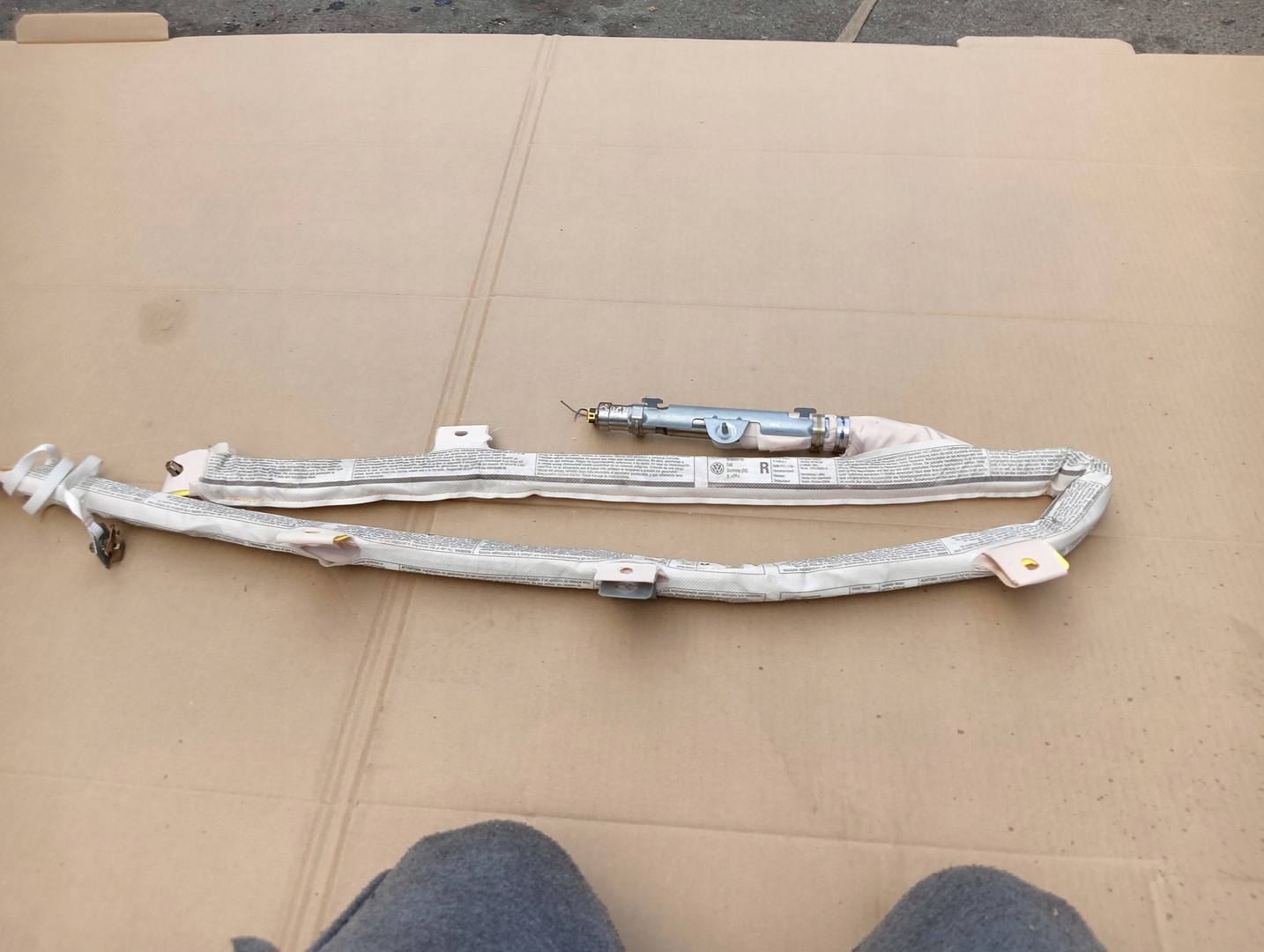 пиропатрон подушки безопасности volkswagen oe 3C8880742B