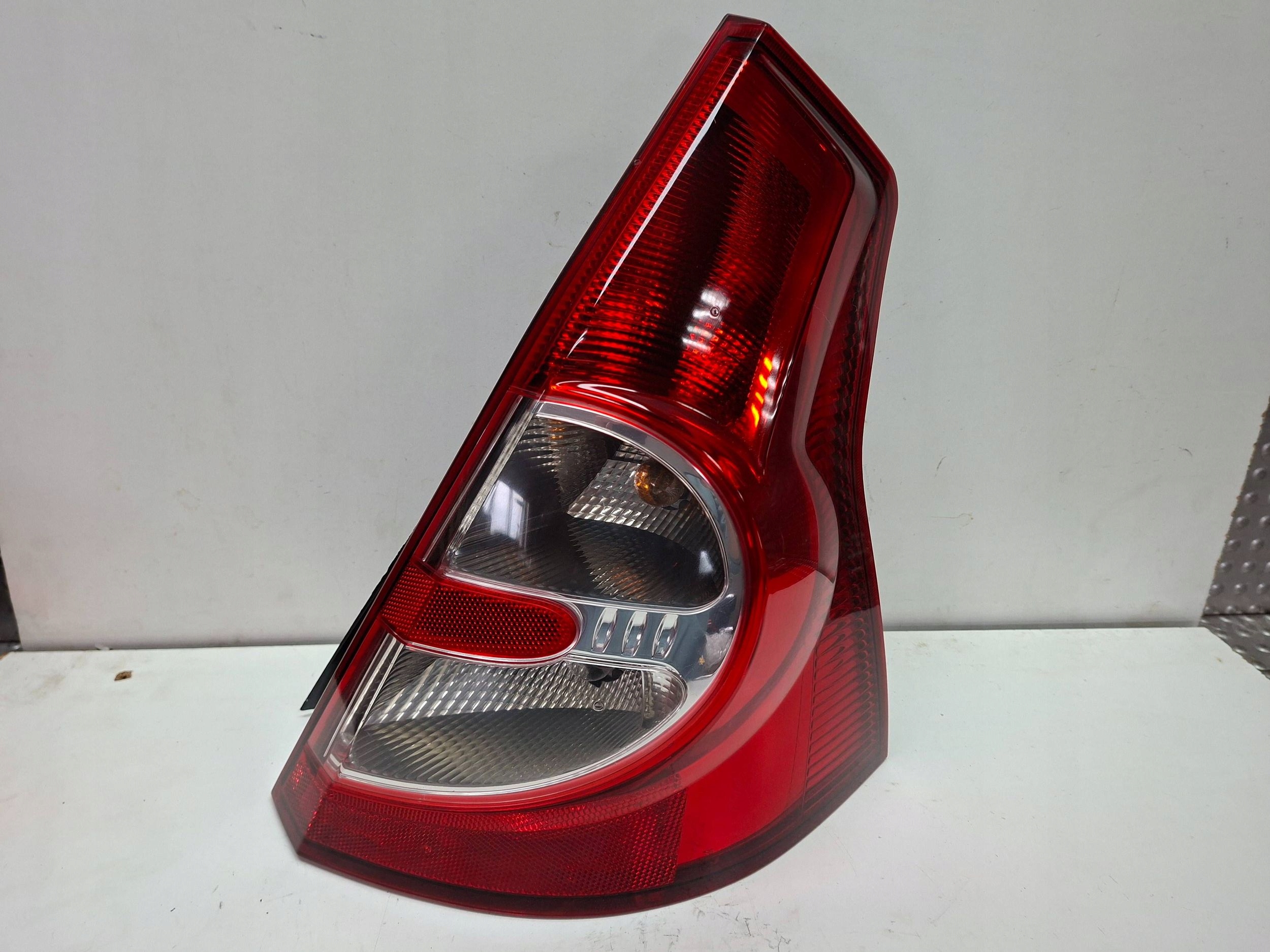 light rear right 8200734824 DACIA SANDERO and 2008-2012