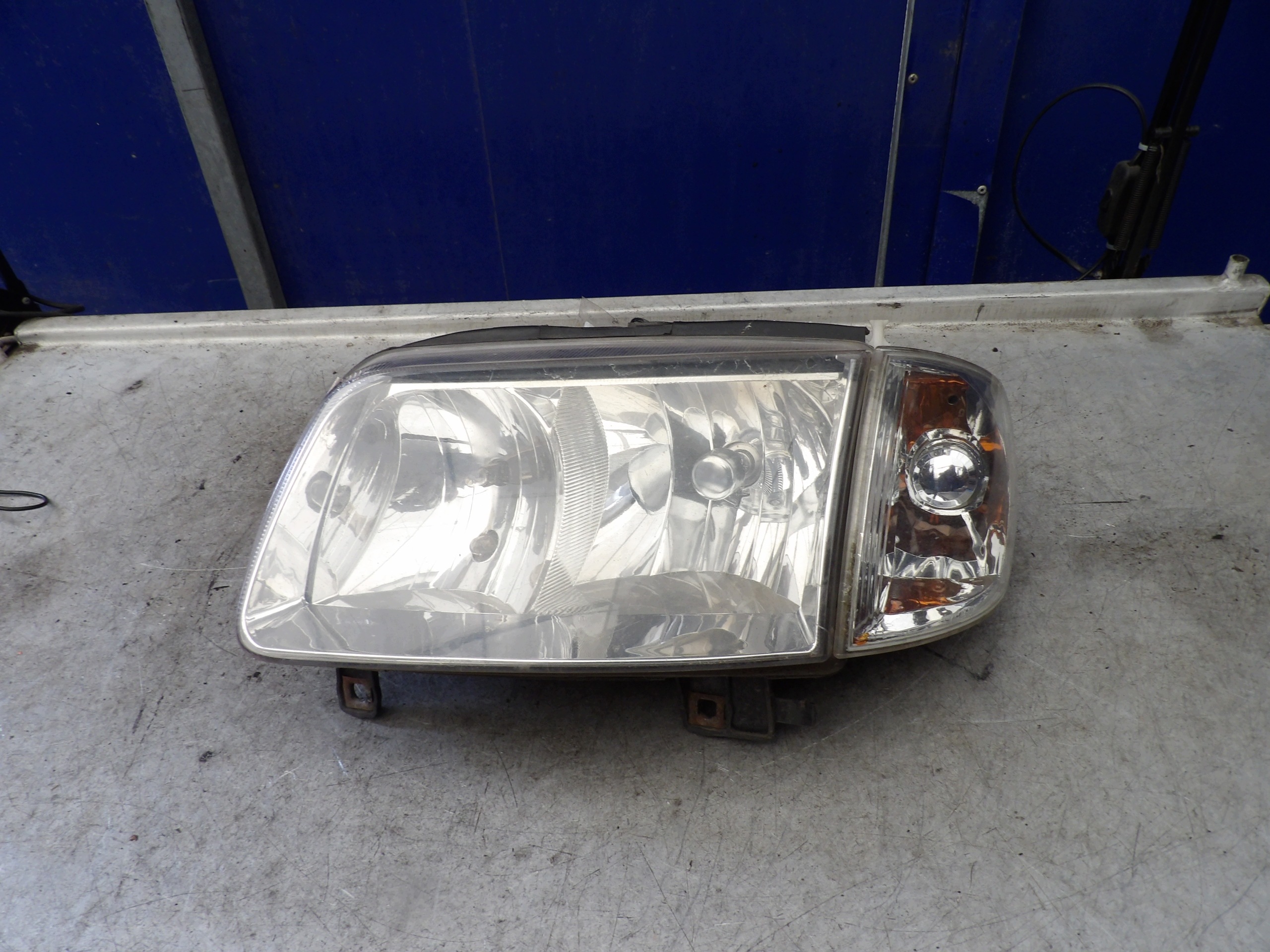 VW Polo 6N lift light front left