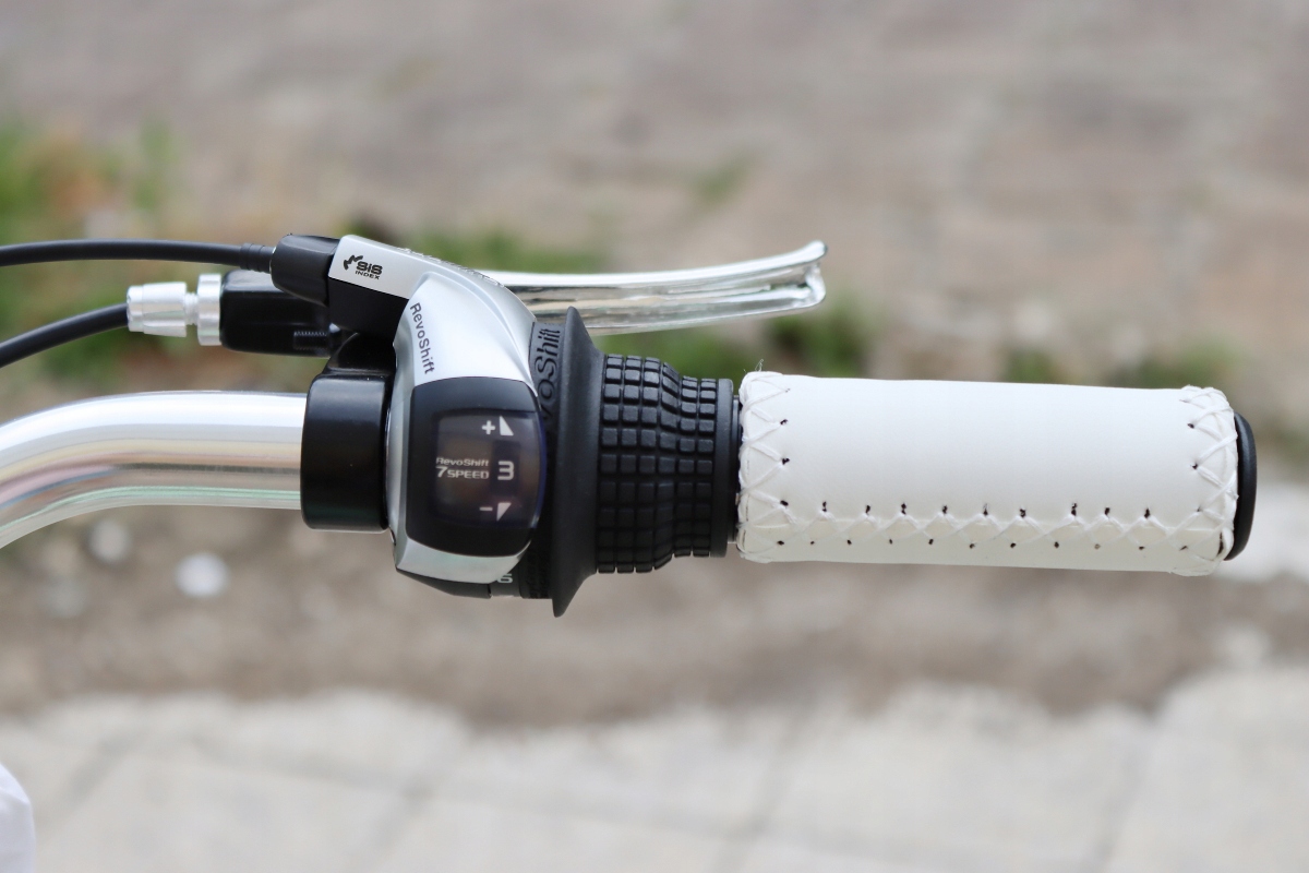 PIĘKNY BIAŁY ROWER DAMSKI 28 MIEJSKI SHIMANO 6 BIEGÓW 28 CALI koła +KOSZ Rozmiar ramy 18 cali