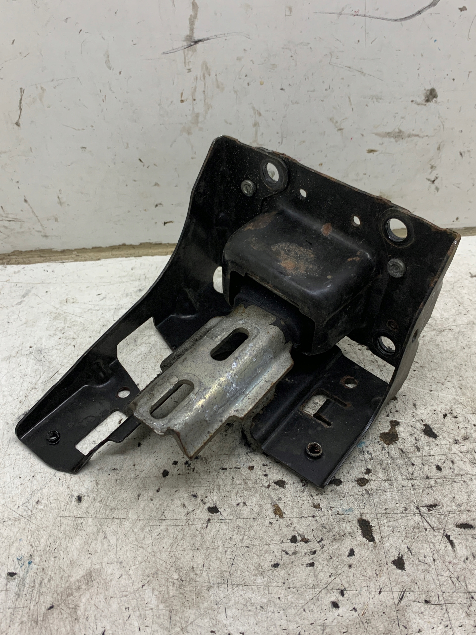 holder engine mount 9680293280 PEUGEOT 208 and 2012 (2012-2019) 1.2