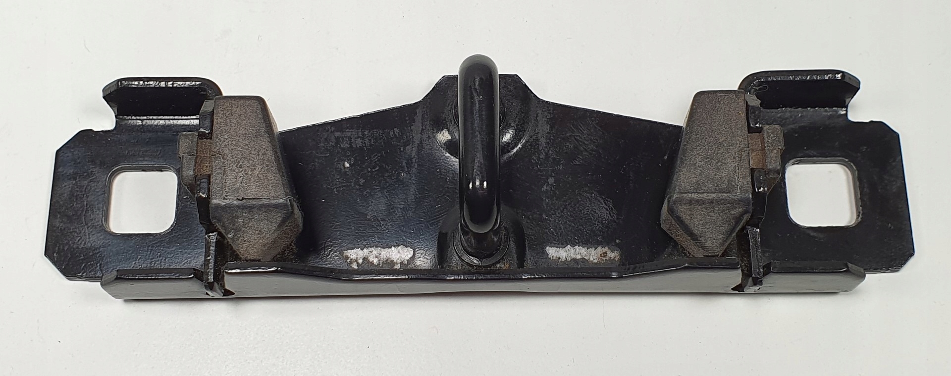 RYGIEL ZAMKA KLAPY TYŁ TYLNY VOLVO V60 I