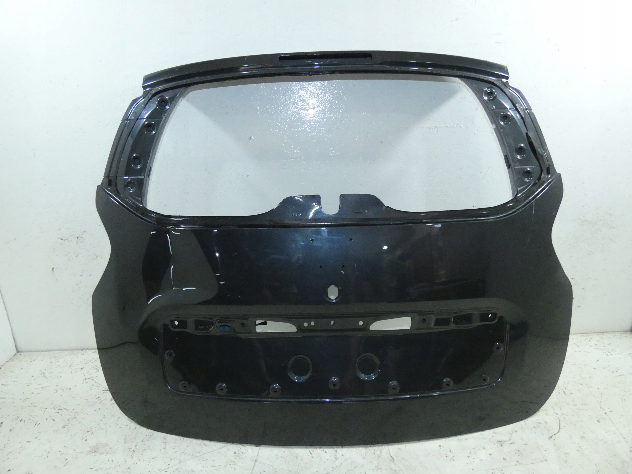 Dacia Lodgy lift klapa bagażnika tył Numer katalogowy części Lodgy klapa