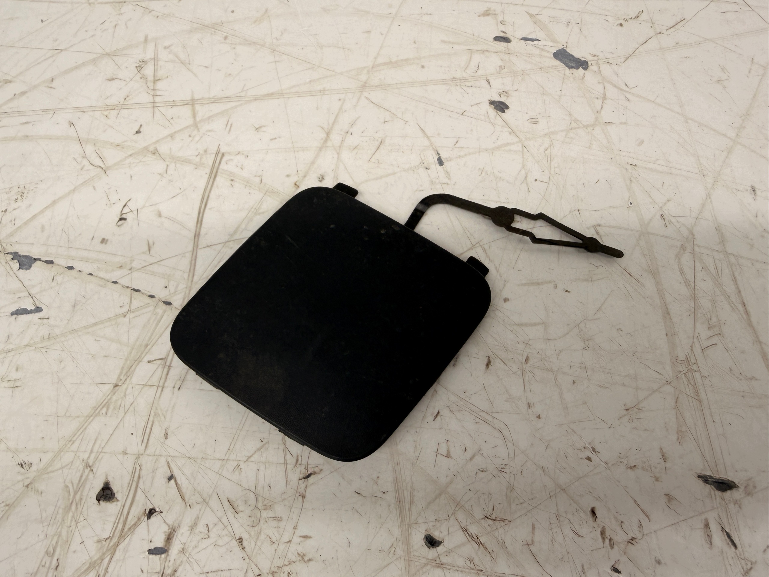 Citroen Berlingo IV towing hook cap front 9816769280