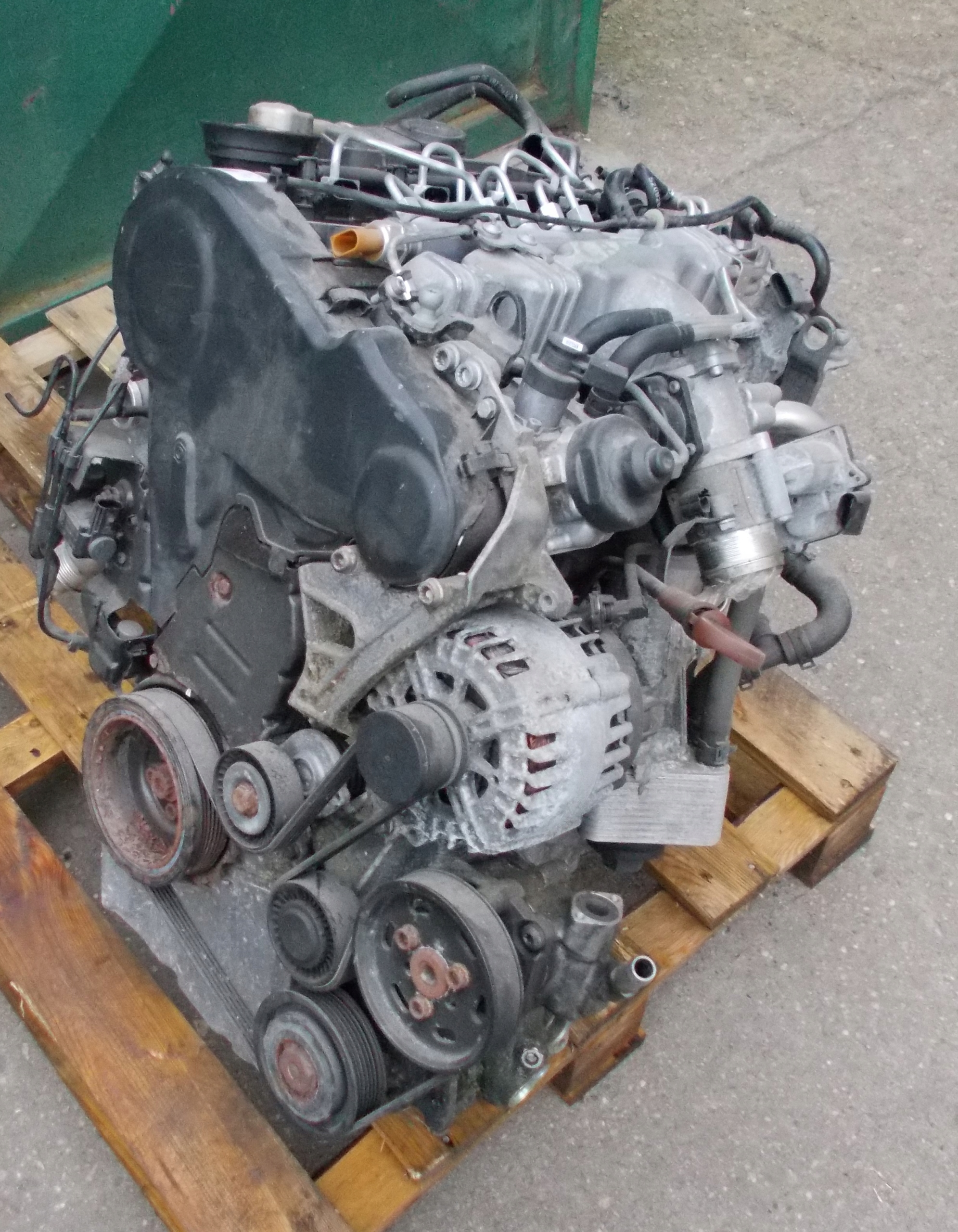 AUDI A4 B8 2.0 TDI engine complete CAG