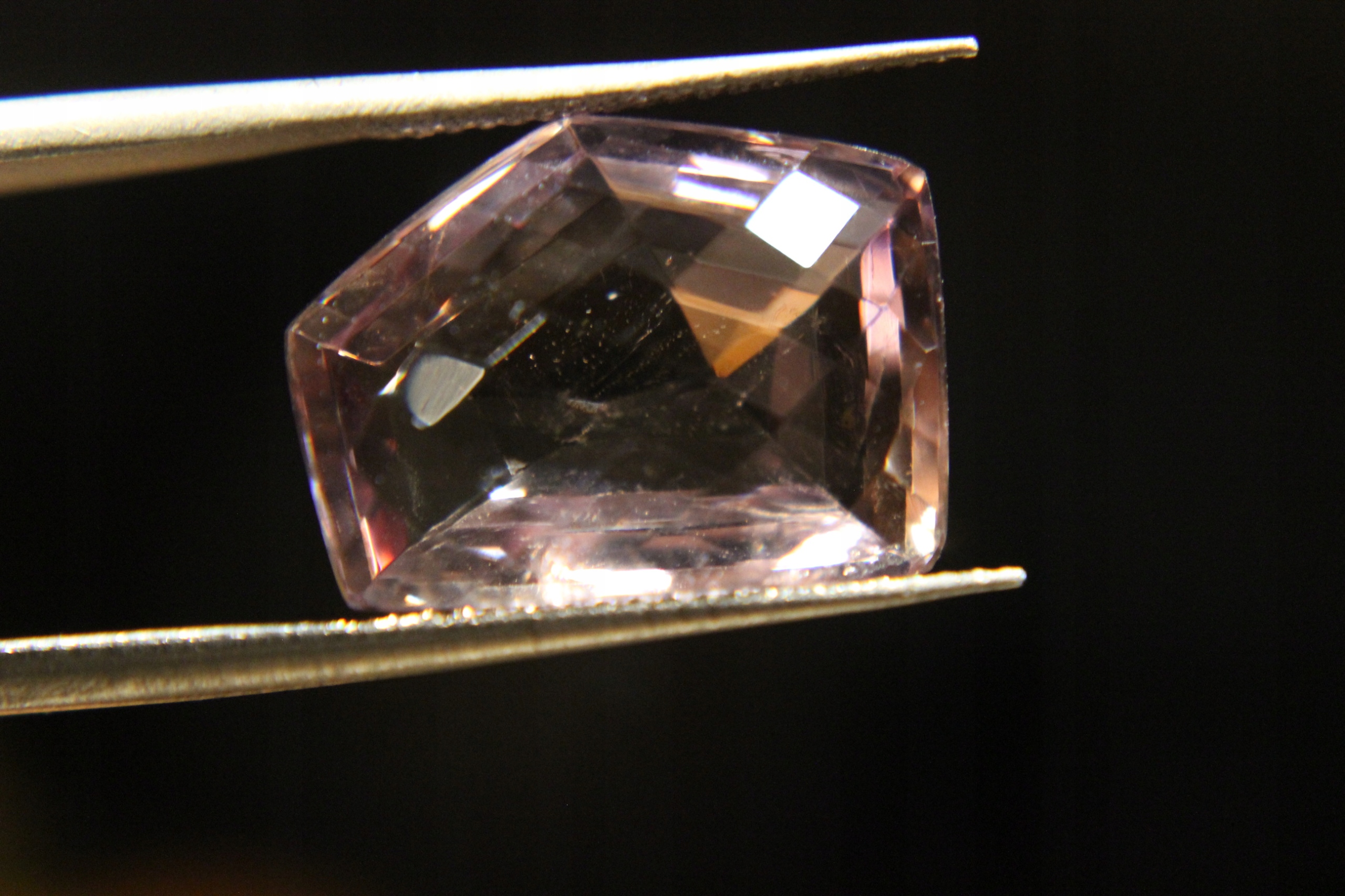 Ametryn přírodní kámen 10.40ct