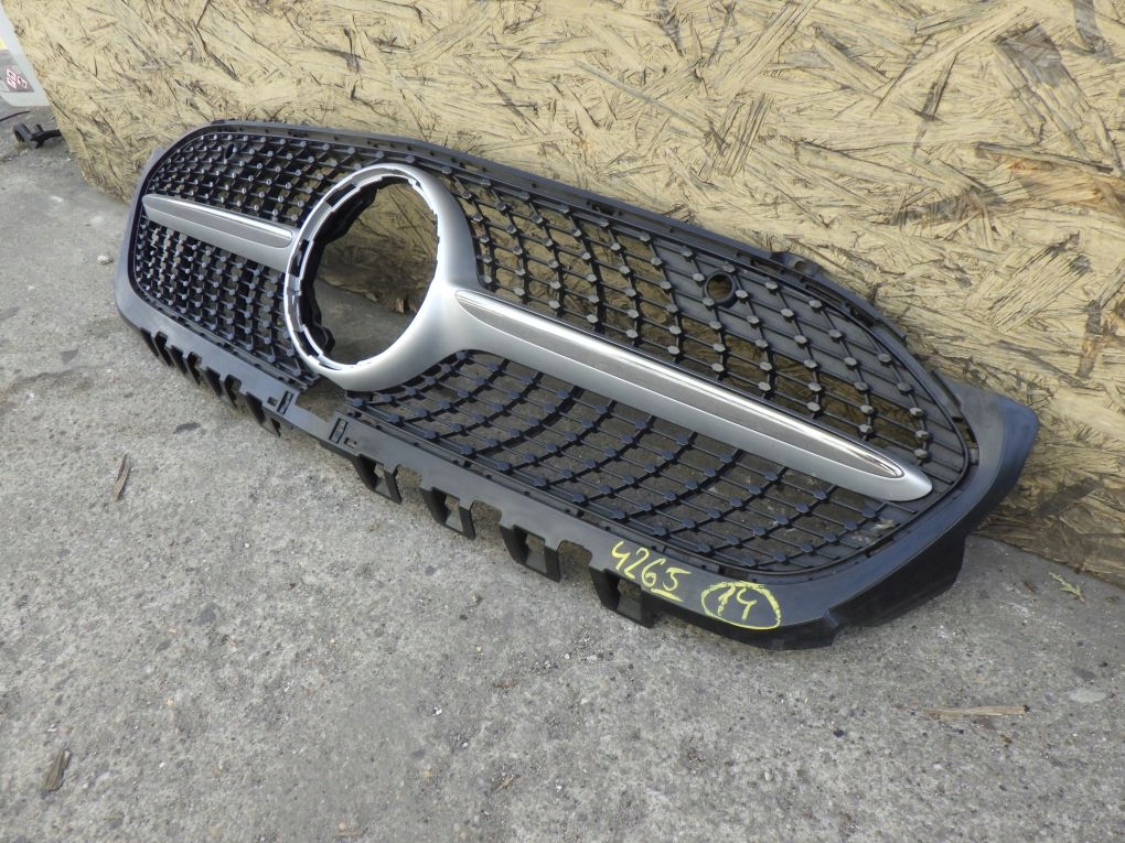 MERCEDES A KLASA 177 W177 2018- Grille