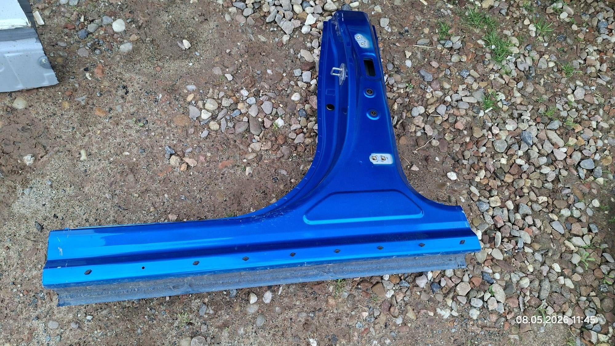 pillar central left side Renault Rafale