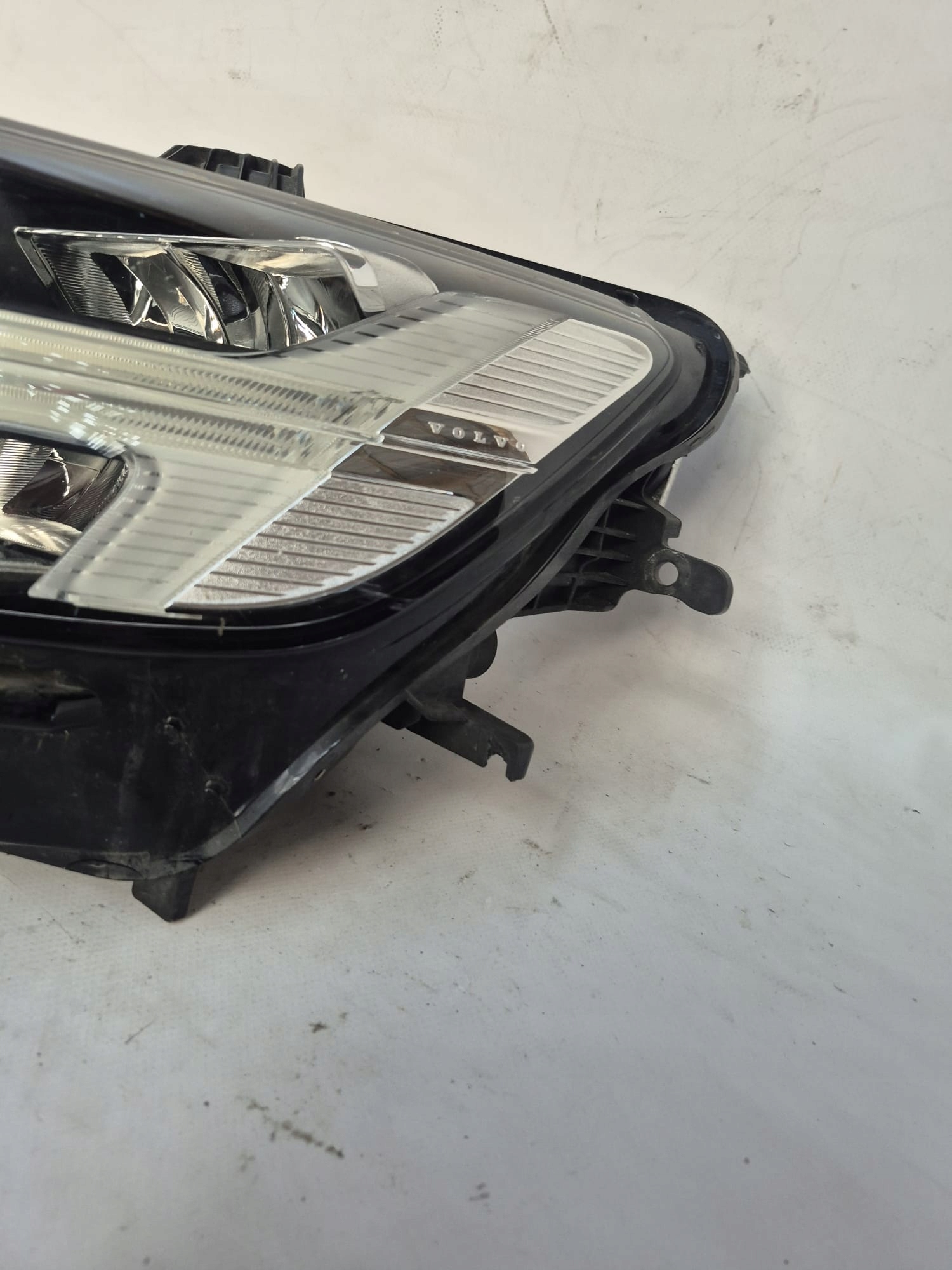 VOLVO V60 II S60 III 18- light left front front FULL LED 32404685