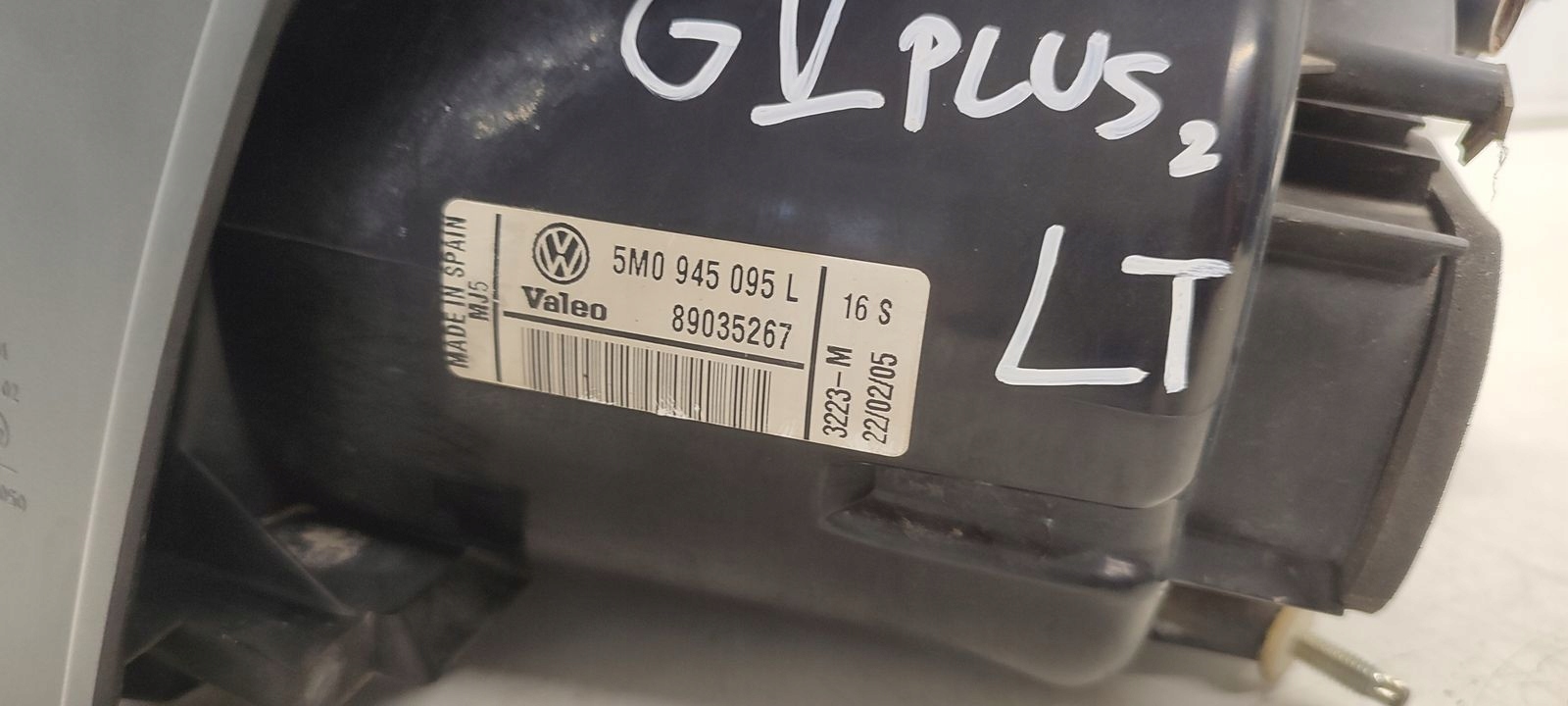 light rear part rear left w fender VW Golf V plus 1,9 TDI