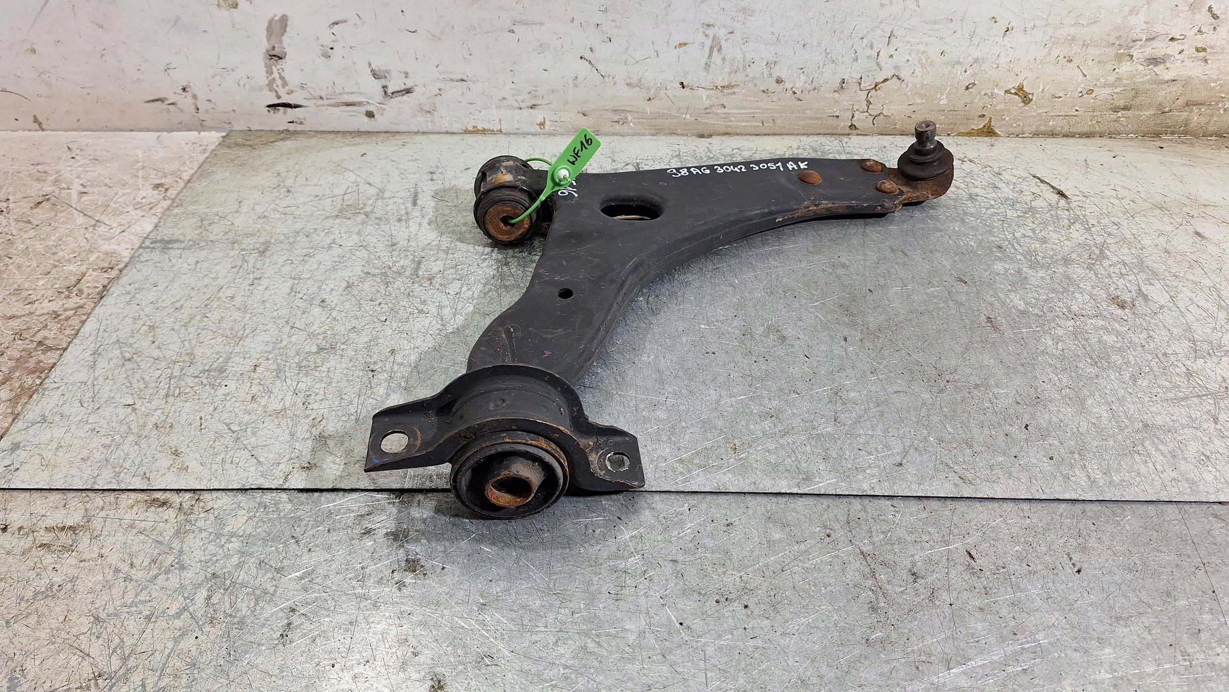 arm right front 98AG-3042-AK FORD FOCUS MK1