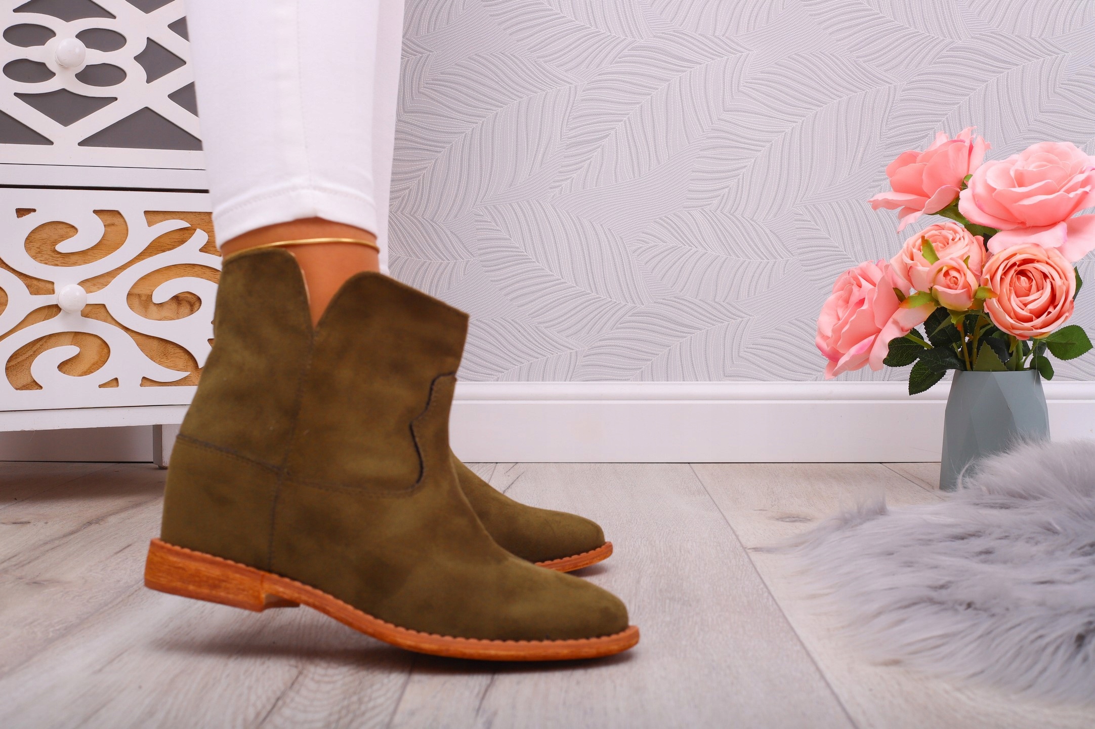 BOTKI DAMSKIE BUTY ELEGANCKIE ZAMSZOWE Kod producenta GREEN-GREEN-A3708