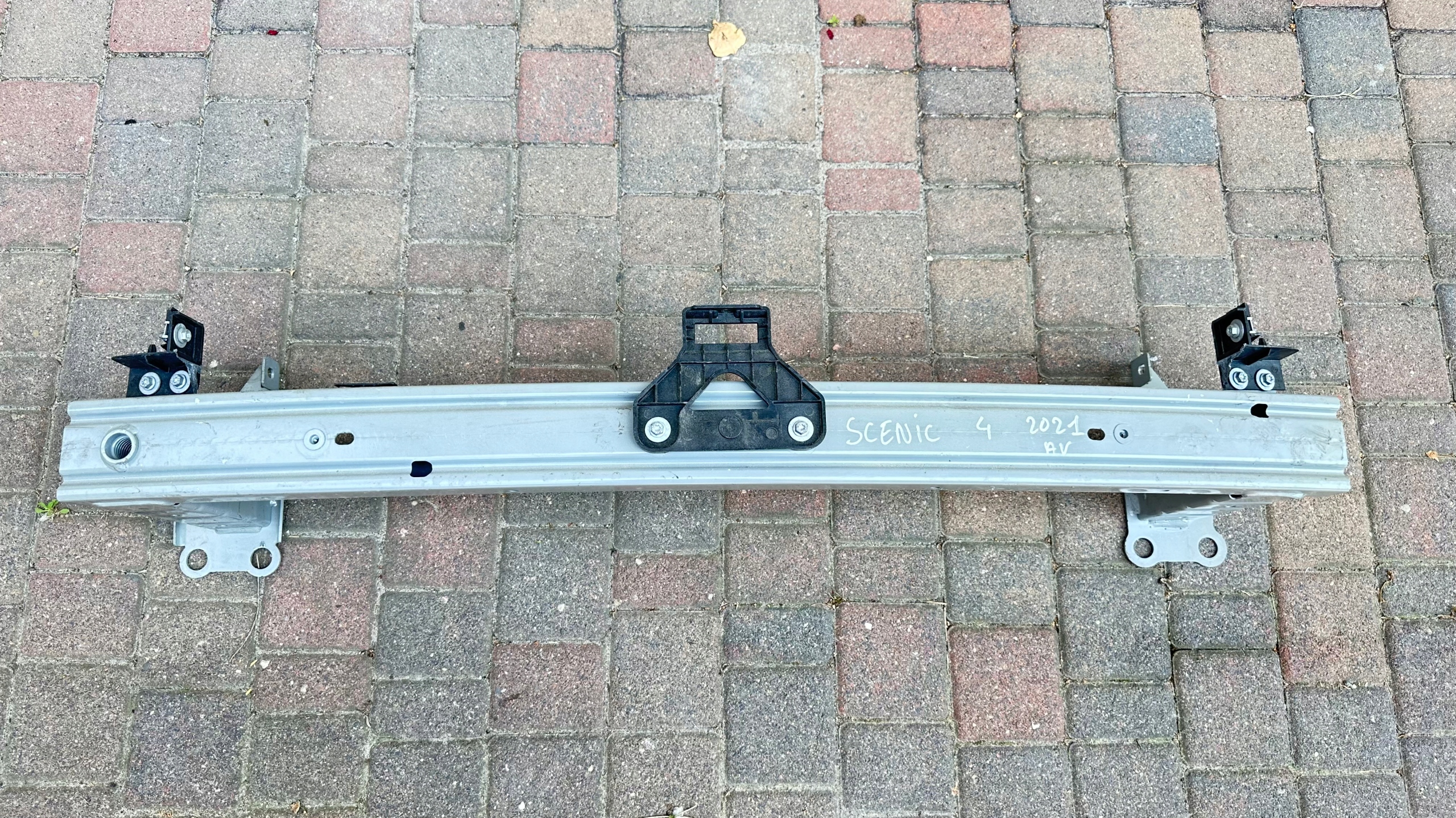 Renault Scenic IV belka zderzaka przód