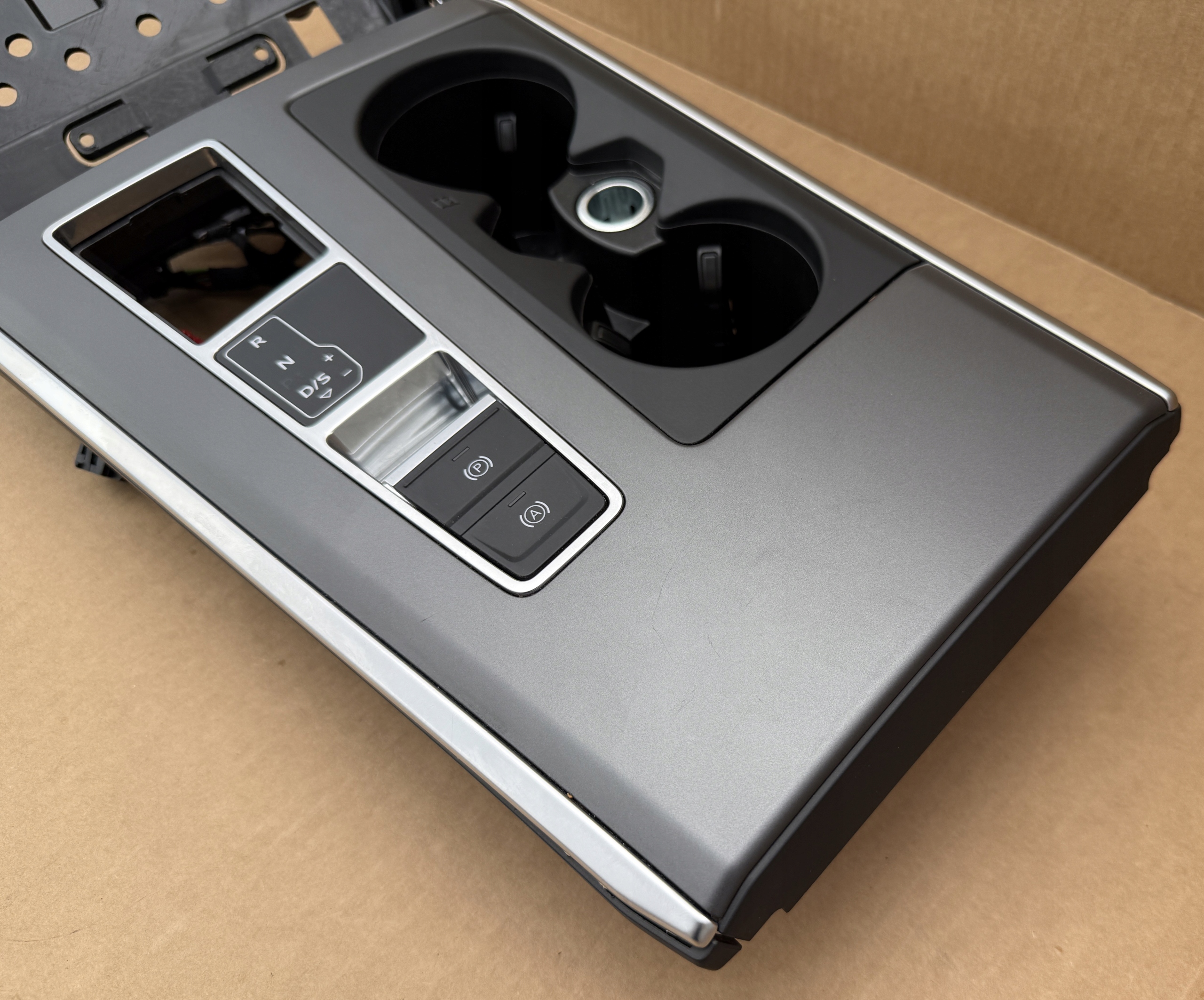 DEKOR consoles TUNELU AUDI A6 C8 4K1864261 original