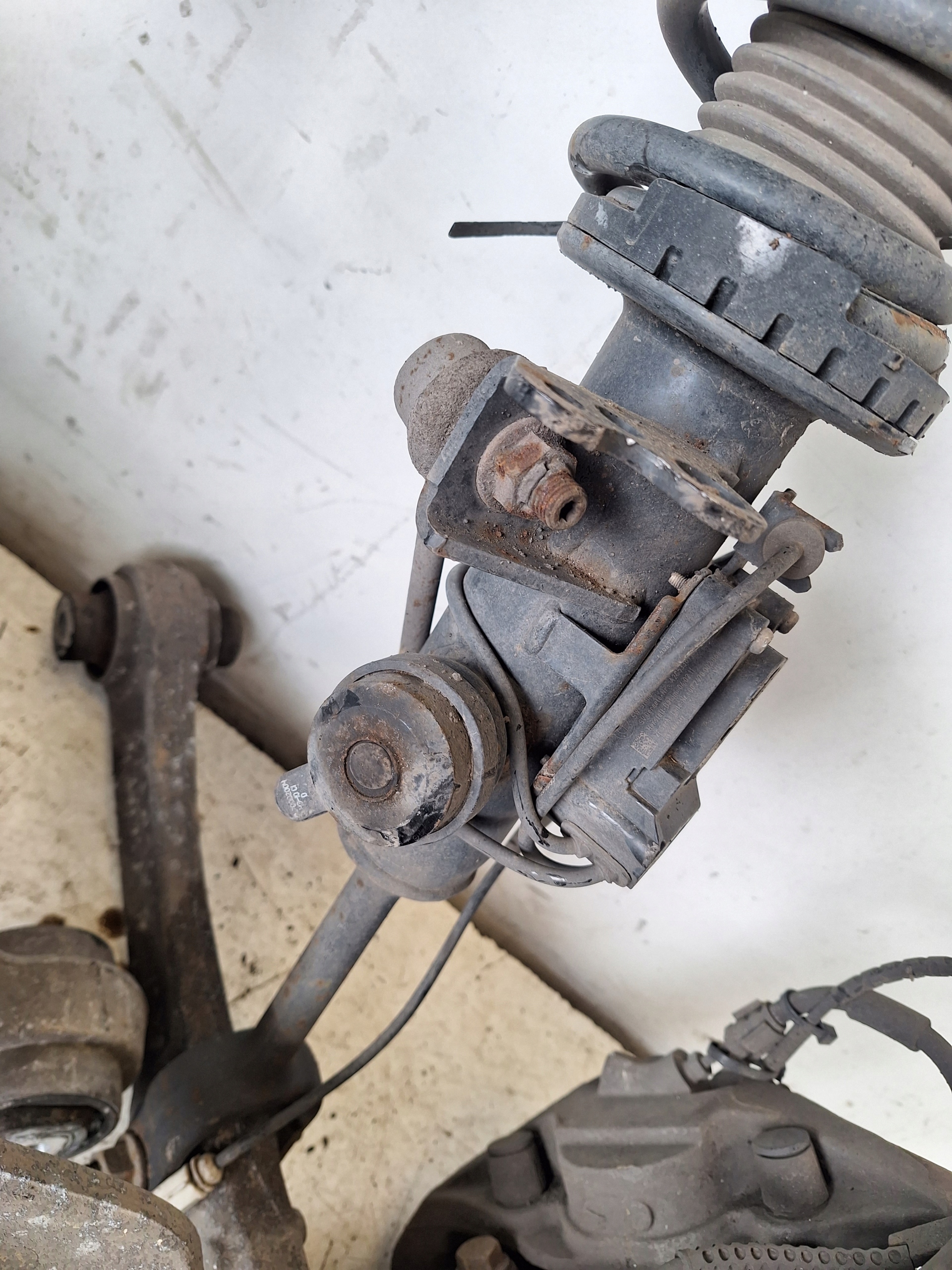 BMW 7 F01 F02 08-15 MACPHERSON swing left 3.0D