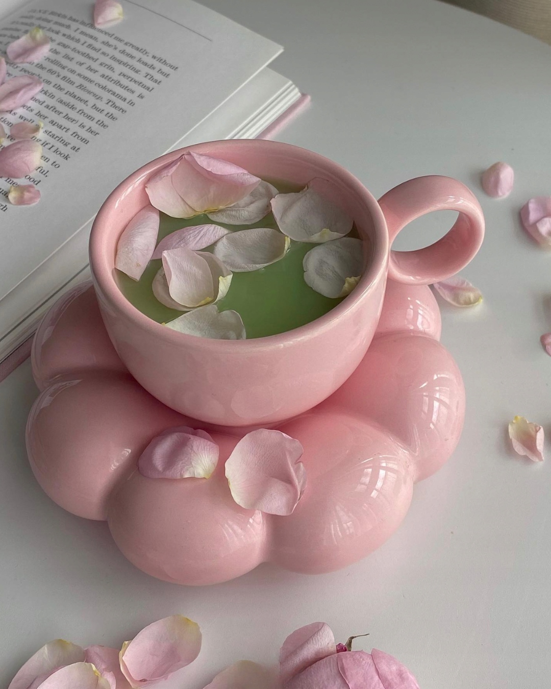 FILIŻANKA ZE SPODKIEM PODSTAWKĄ DO KAWY HERBATY PORCELANOWA KUBEK SZKLANKA Kolor odcienie różowego