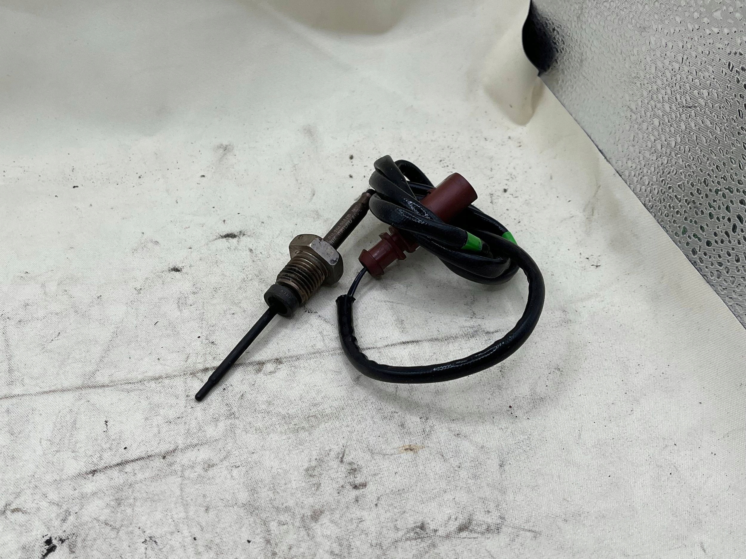 LEON III GOLF VII Sensor TEMPERATURY Gase 2.0 TDI 04L906088DB !J