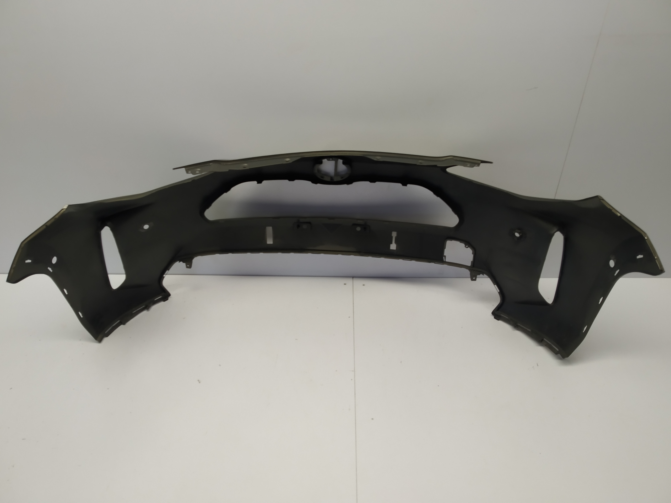 2020r + Toyota Yaris Cross bumper front original 52119-0DC20 below PDC