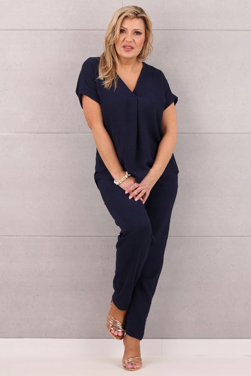 ELEGANCKI KOMPLET DAMSKI DUŻE ROZMIARY POLSKI PRODUCENT BLUZKA I SPODNIE Kolor niebieski