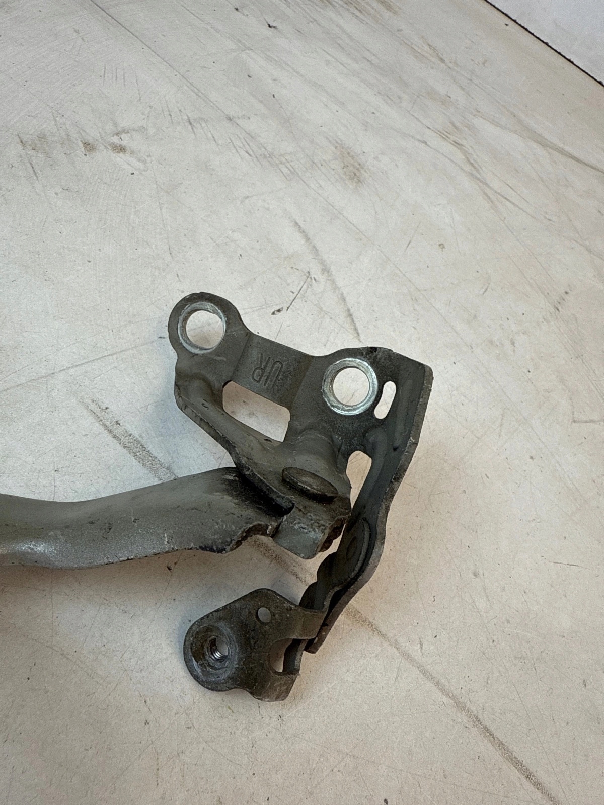 hinge bonnets front front right Citroen C1 Aygo Peugeot 107