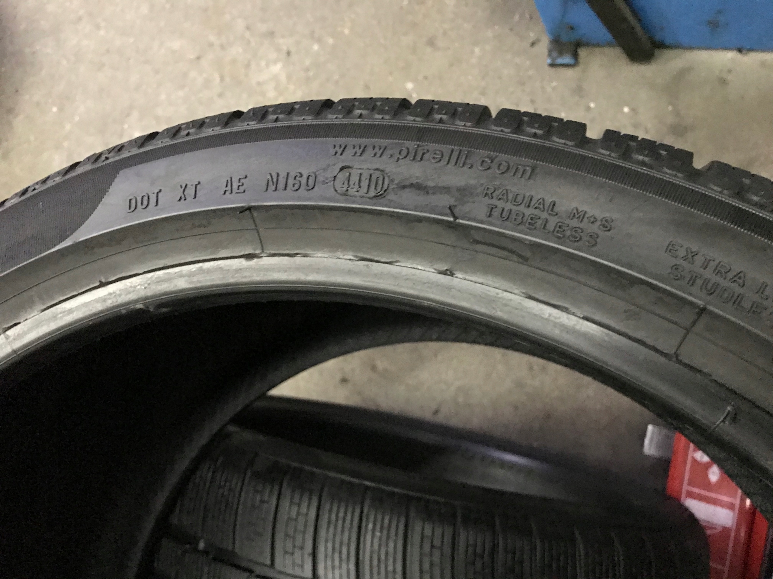 2 tyres winter 295/30R20 Pirelli Winter Sottozero