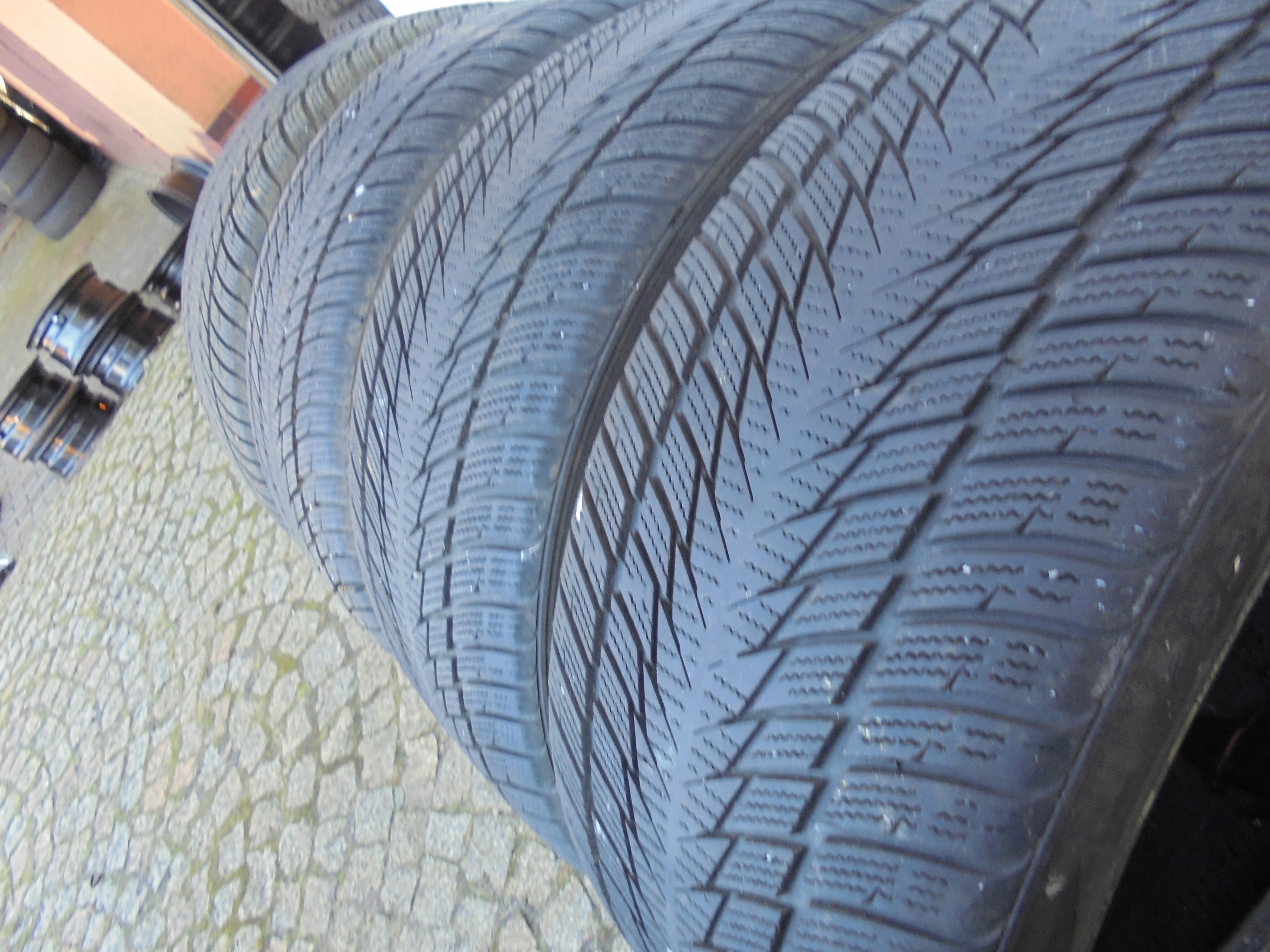 OPONY ZIMOWE FORTUNA 255/45 R18 !!! (U608) Sezon zimowe
