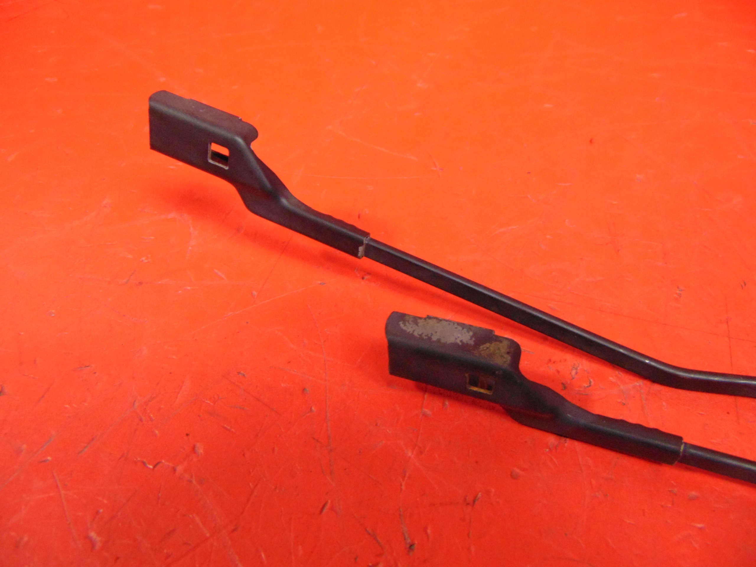 RENAULT TWINGO II 2 wiper arm right left front EUROPA KPL