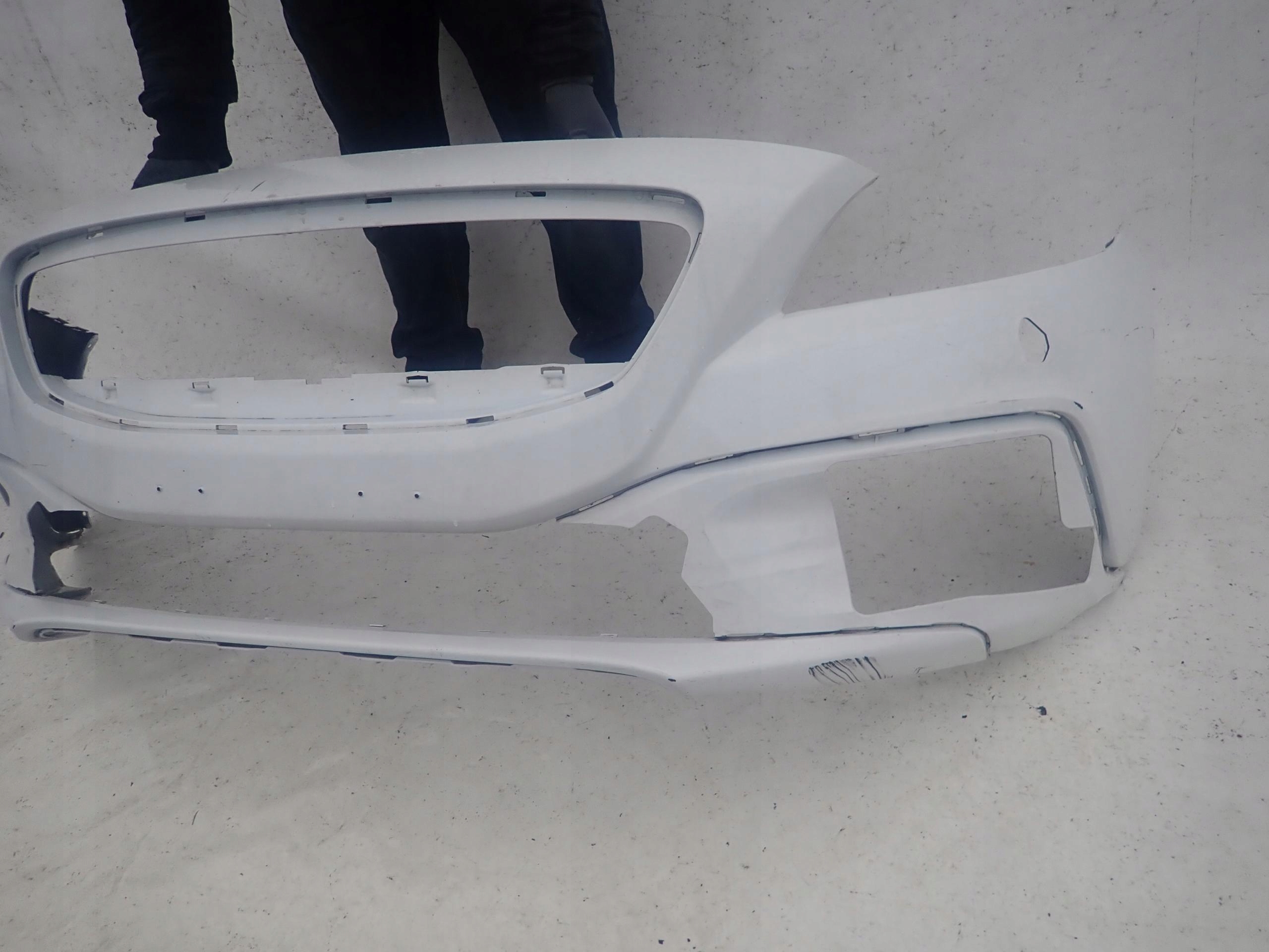 VOLVO V40 CROSS COUNTRY 12- bumper front PDC SPR