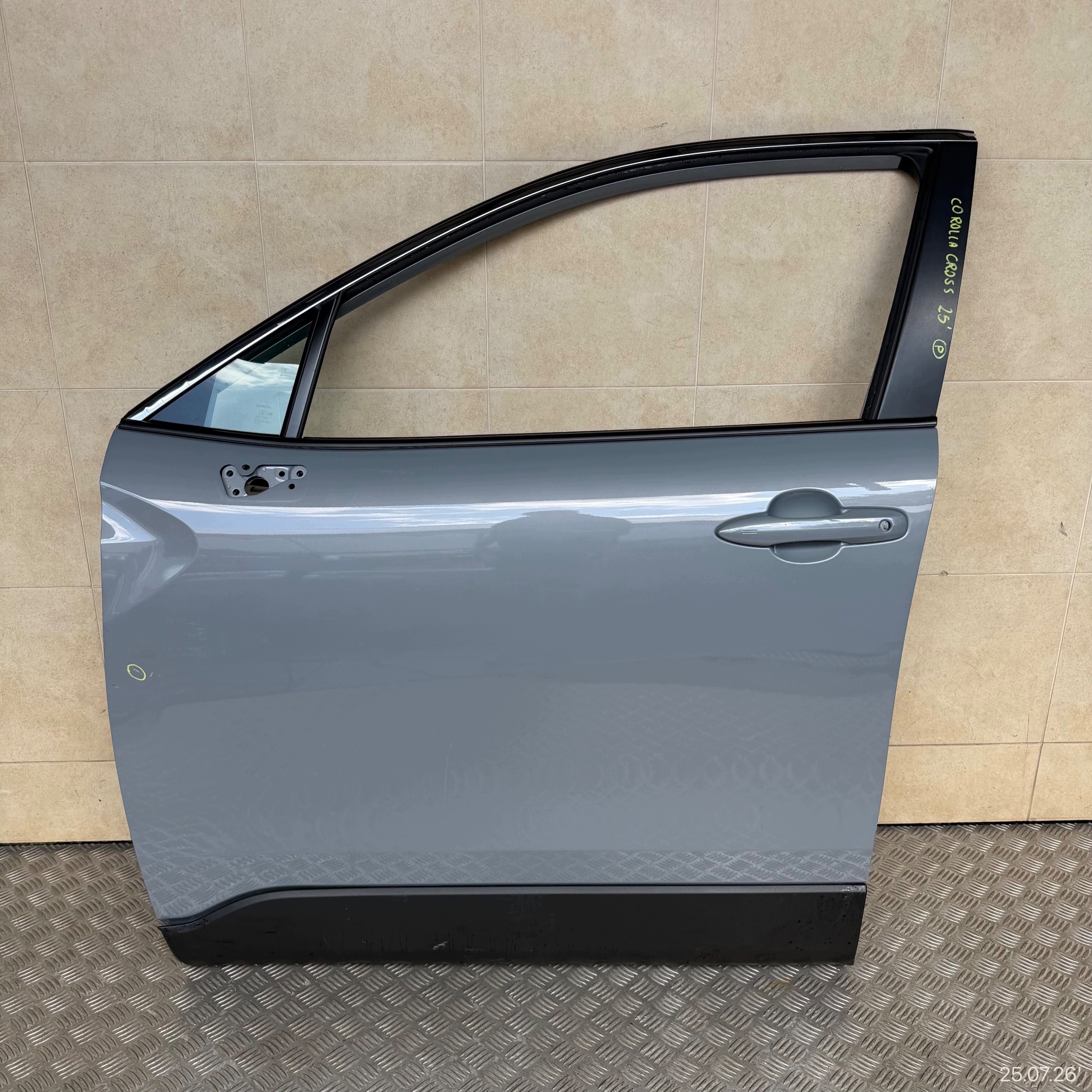 door complete front left TOYOTA COROLLA CROSS 2025 ROK