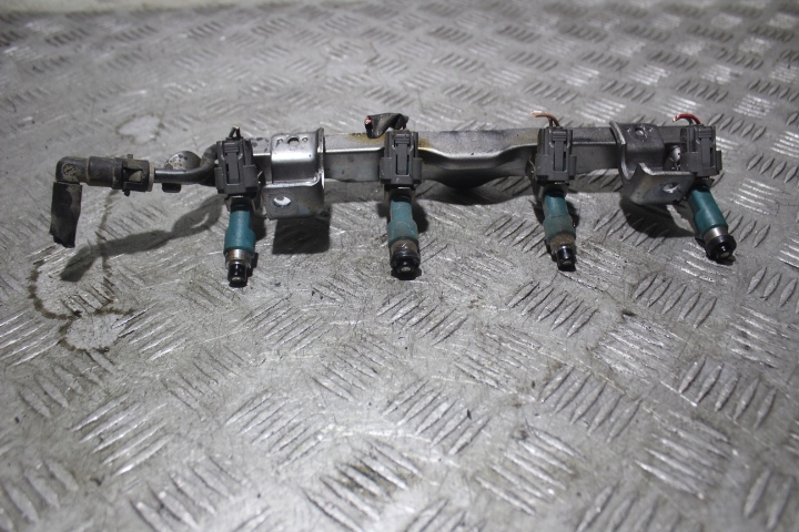 LISTWA WTRYSKOWA MAZDA 3 II 1.6