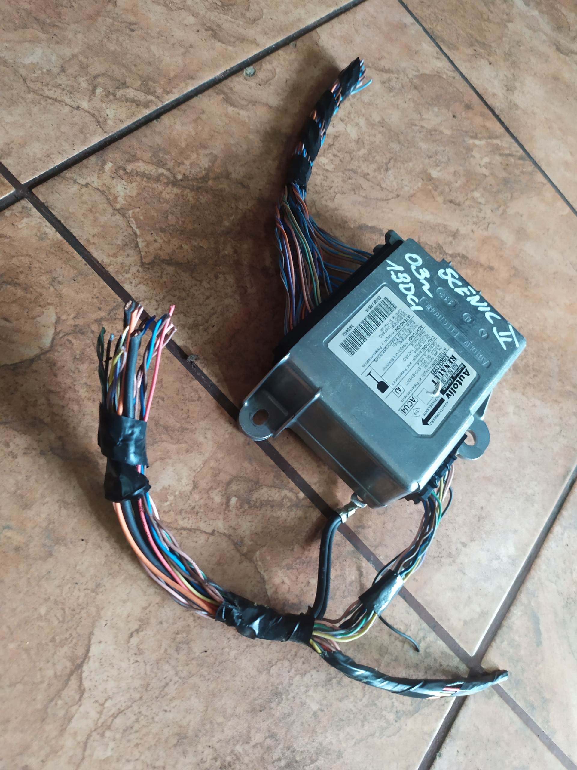 SENSOR AIRBAG SCENIC II 1.9DCI 03' 8200321999 Numer katalogowy części 8200321999