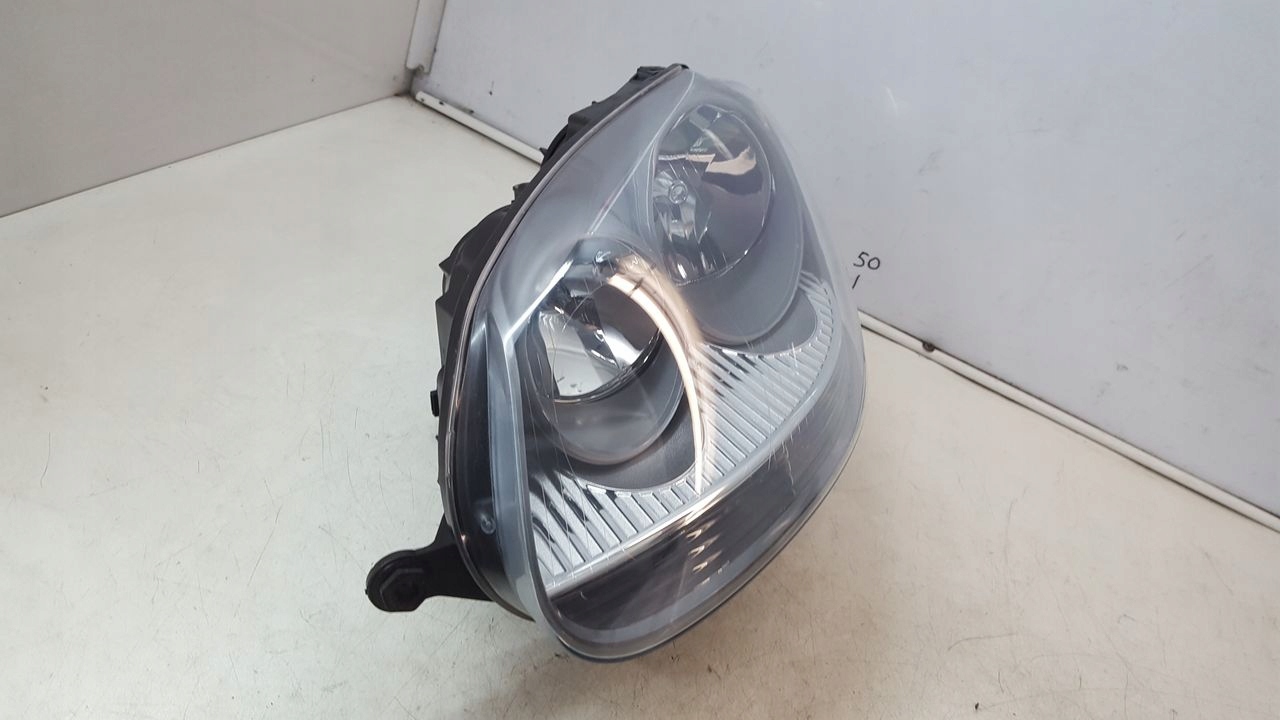 light front front left VW Golf V