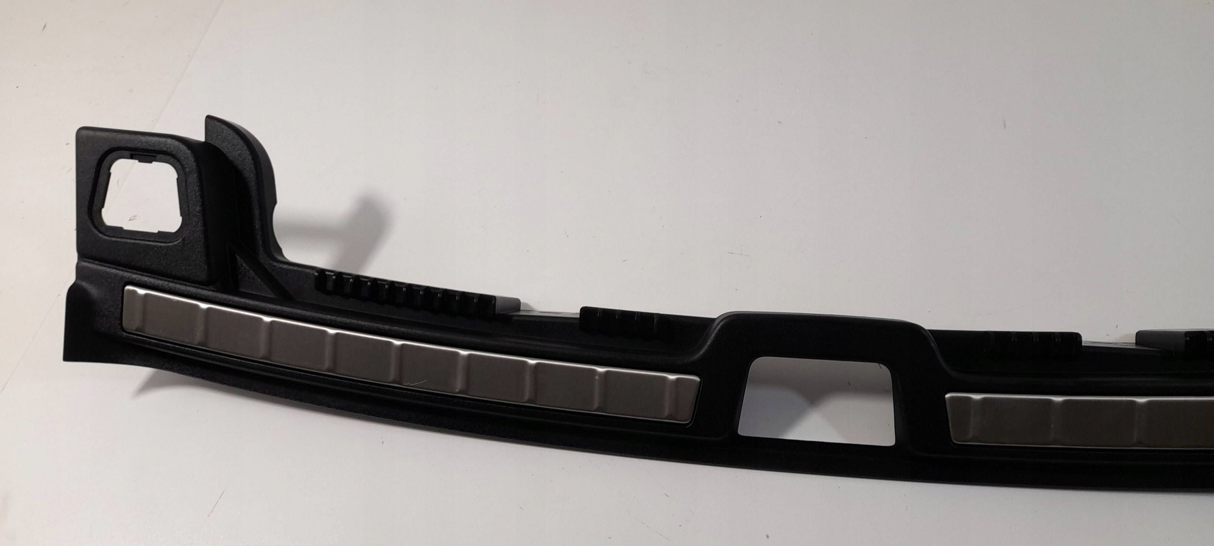 Volvo XC60 II cap of the threshold boot 31440641 (T550)
