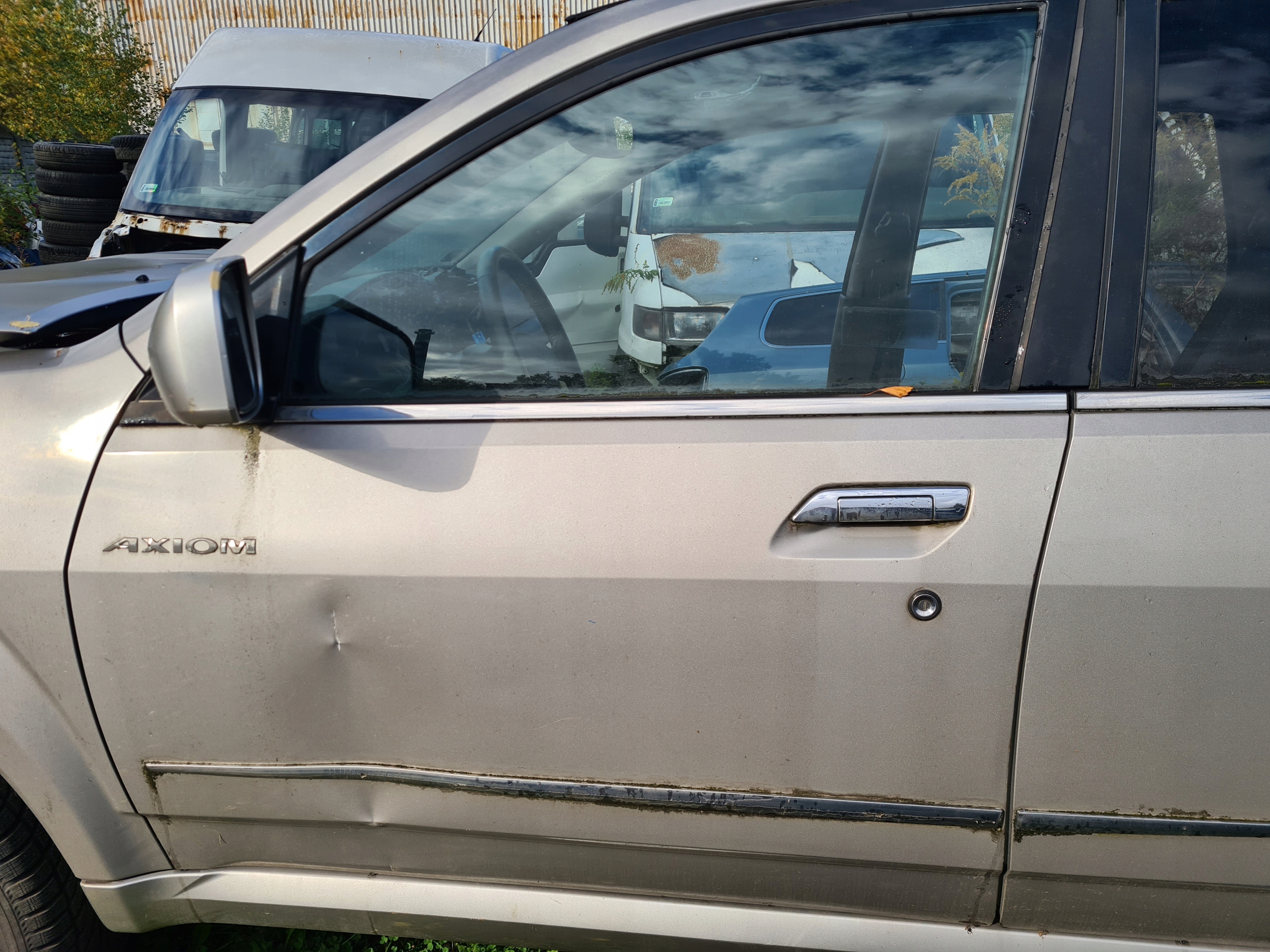 ISUZU AXIOM DRZWI LEWY PRZÓD PRZEDNIE KPL